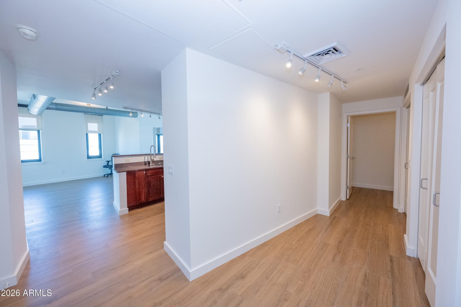 310 S 4TH Street 805, Phoenix, AZ 85004 — photo 4 of 69