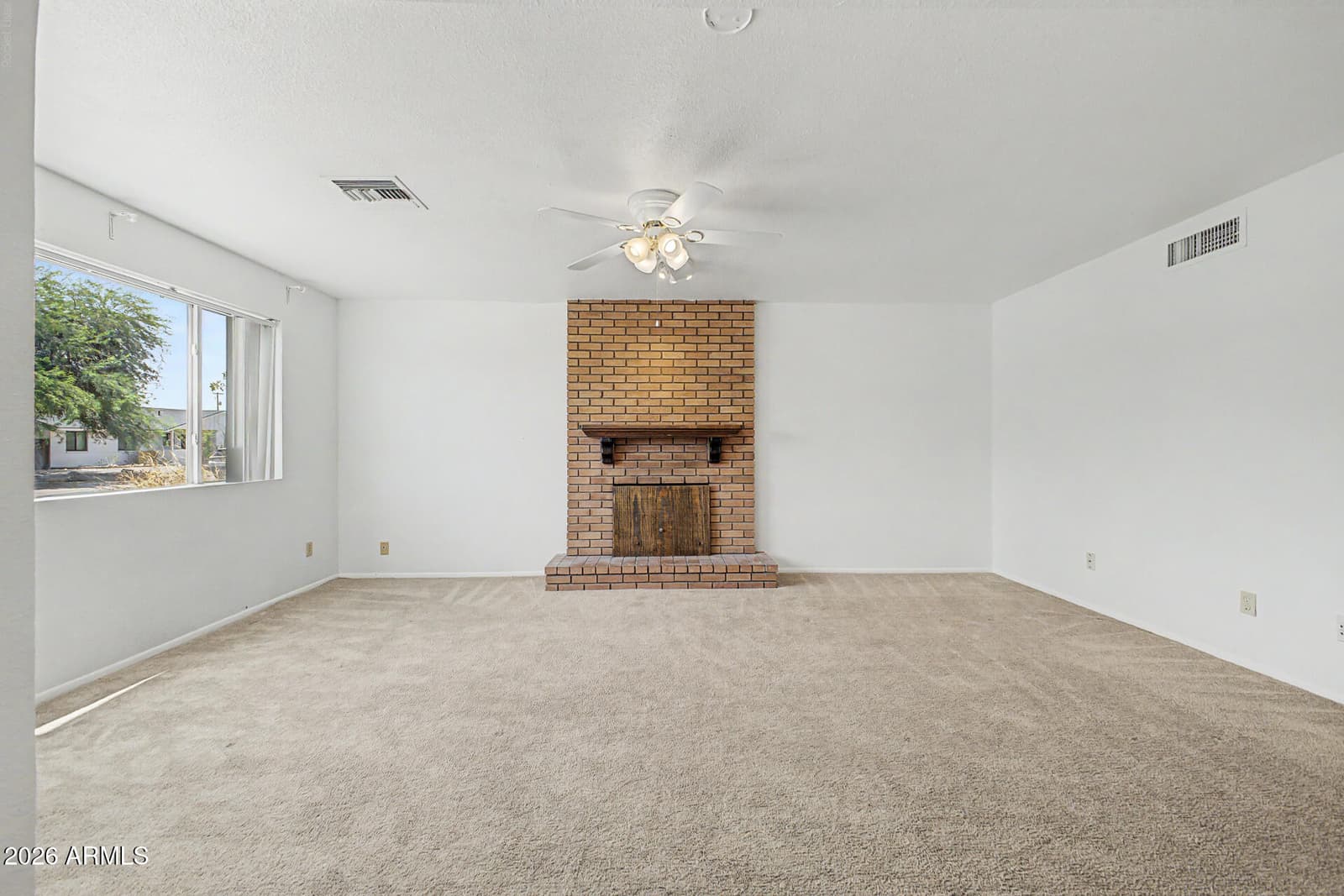 622 E GRACE Drive, Tempe, AZ 85288 — photo 4 of 24
