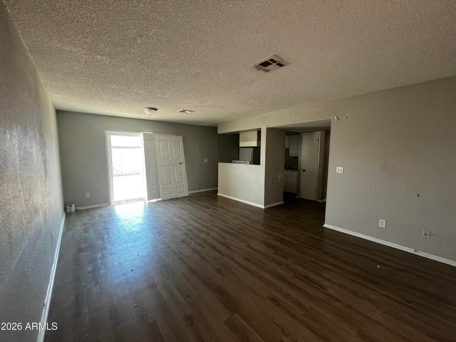 7301 W HEATHERBRAE Drive, Phoenix, AZ 85033 — photo 3 of 14