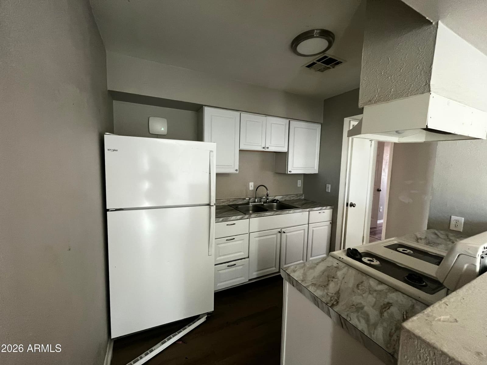 7301 W HEATHERBRAE Drive, Phoenix, AZ 85033 — photo 4 of 14