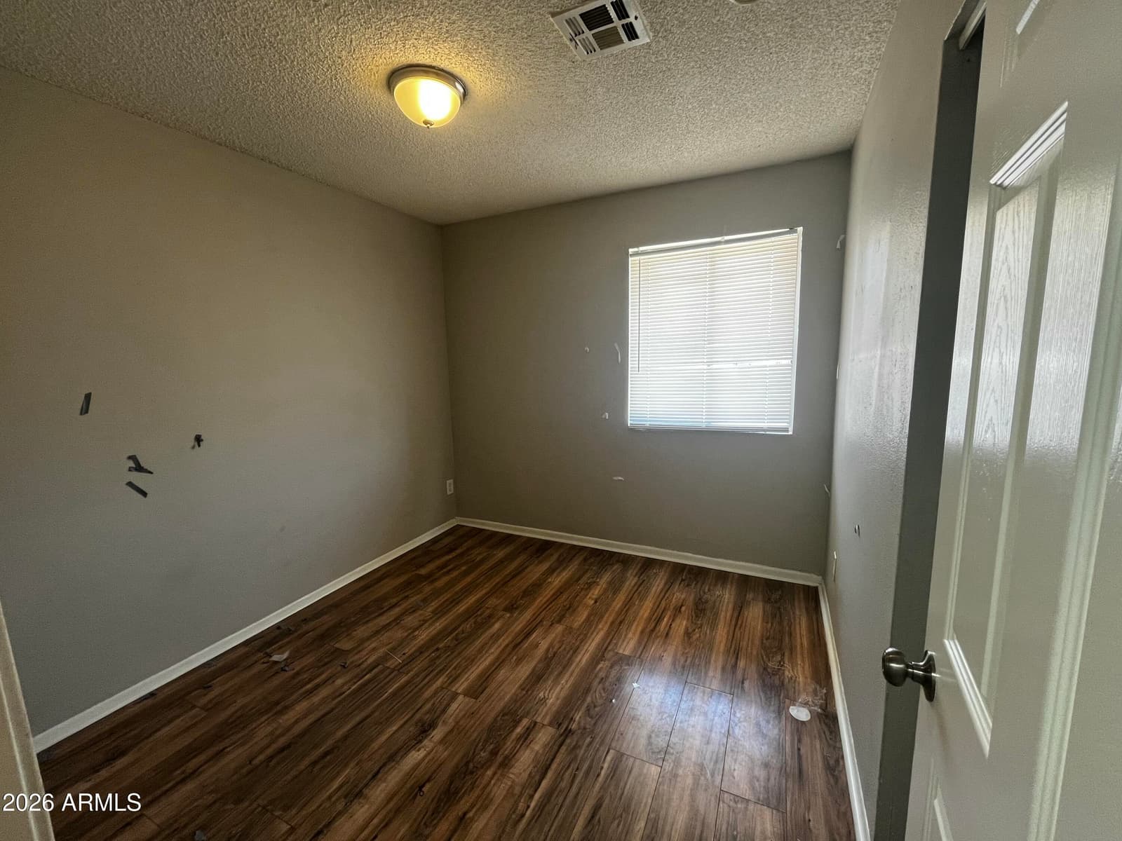 7301 W HEATHERBRAE Drive, Phoenix, AZ 85033 — photo 7 of 14