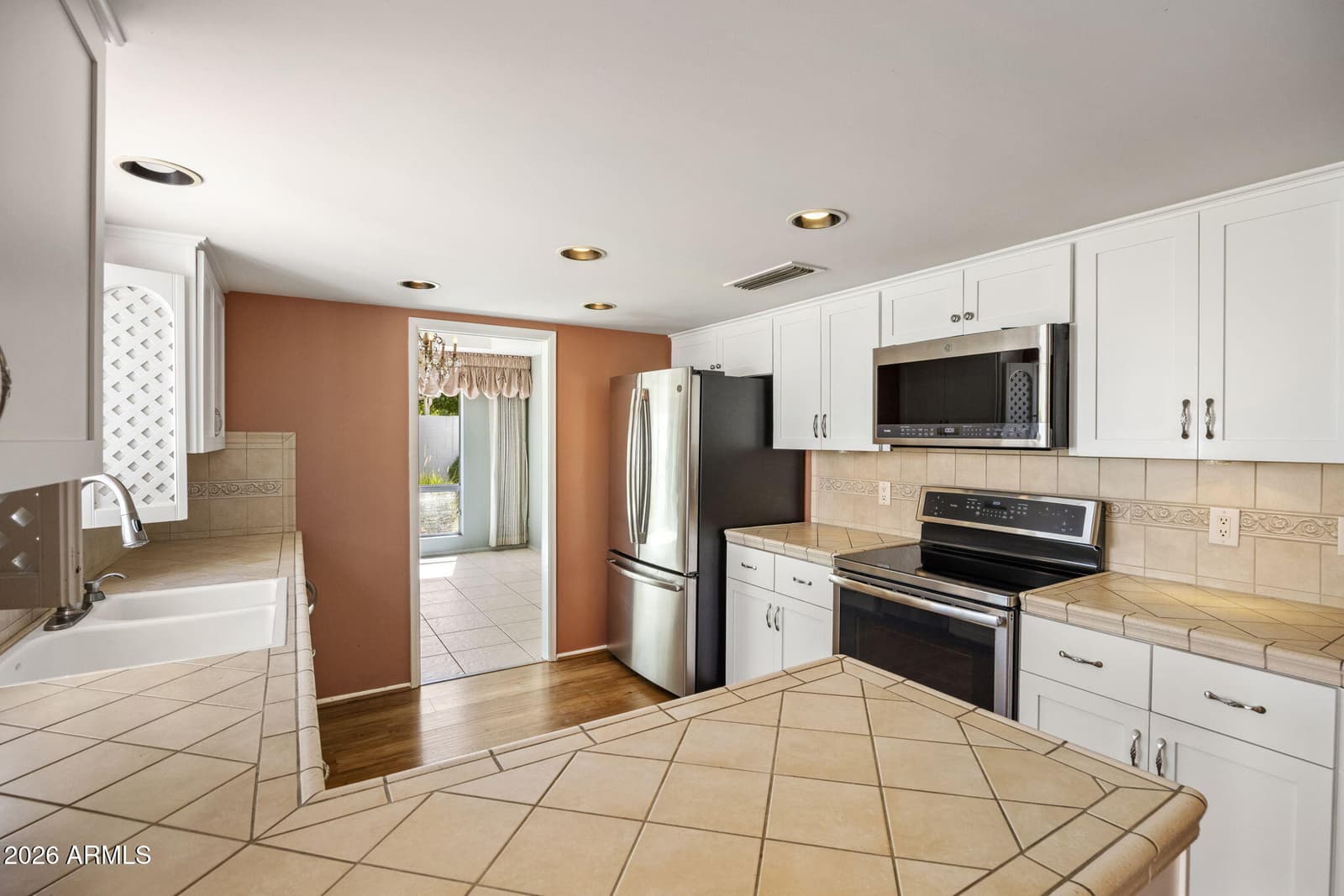 13827 N MEDINAN Drive, Phoenix, AZ 85022 — photo 9 of 37