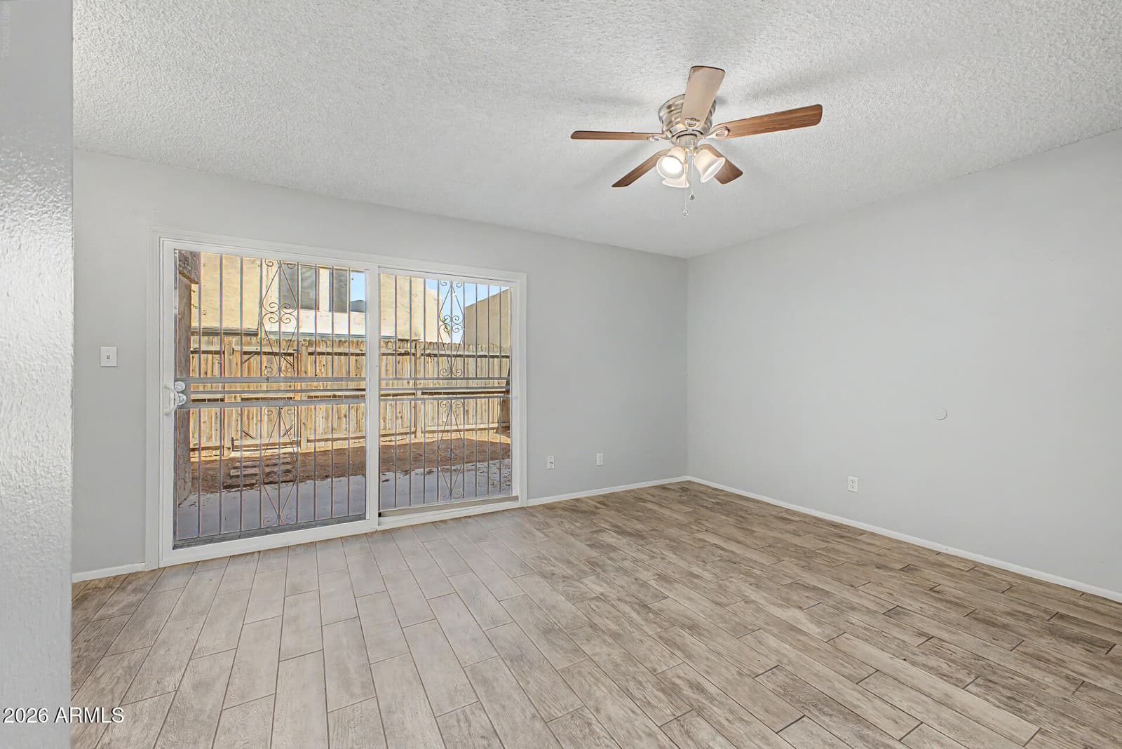 6060 W GOLDEN Lane, Glendale, AZ 85302 — photo 4 of 24