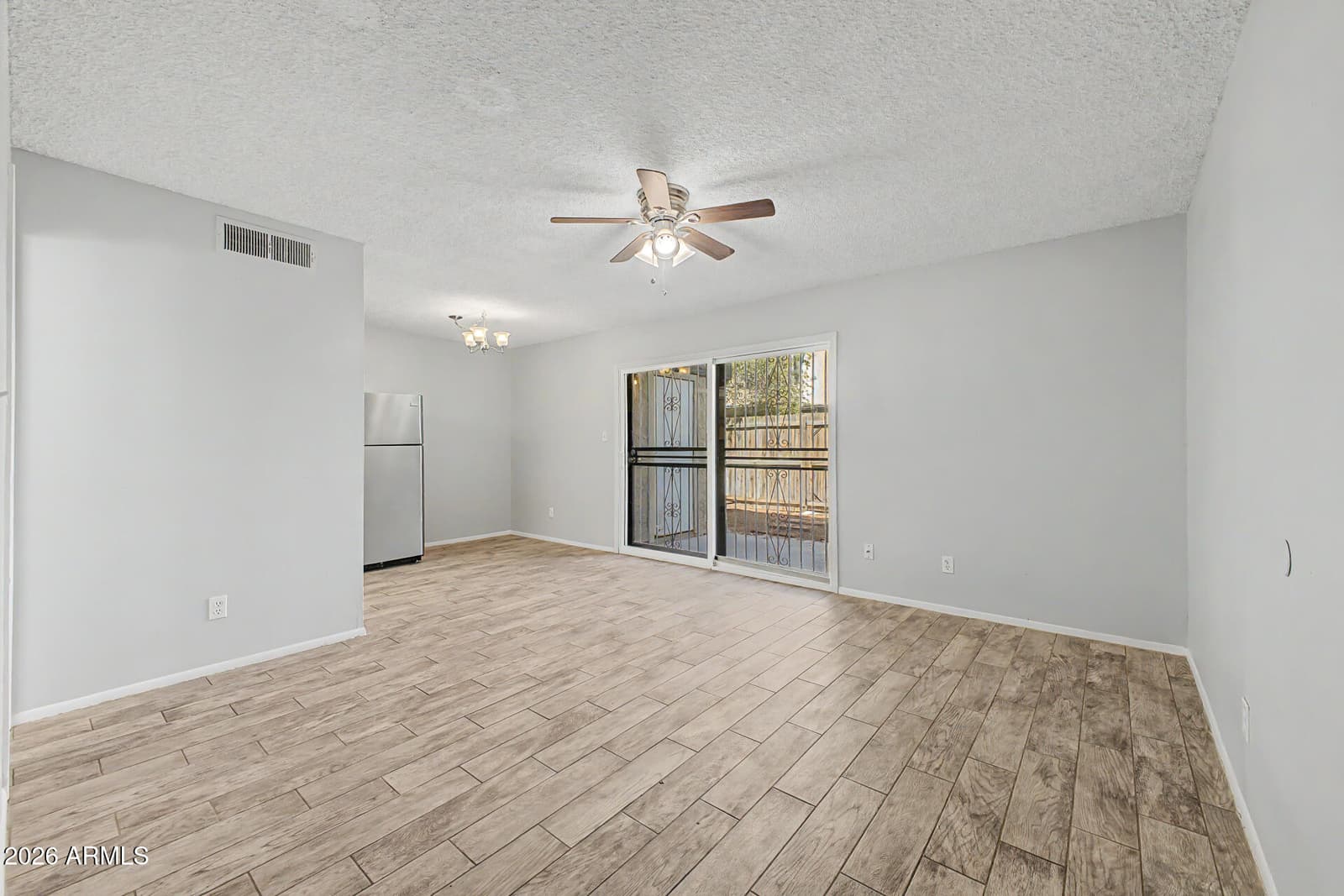 6060 W GOLDEN Lane, Glendale, AZ 85302 — photo 5 of 24