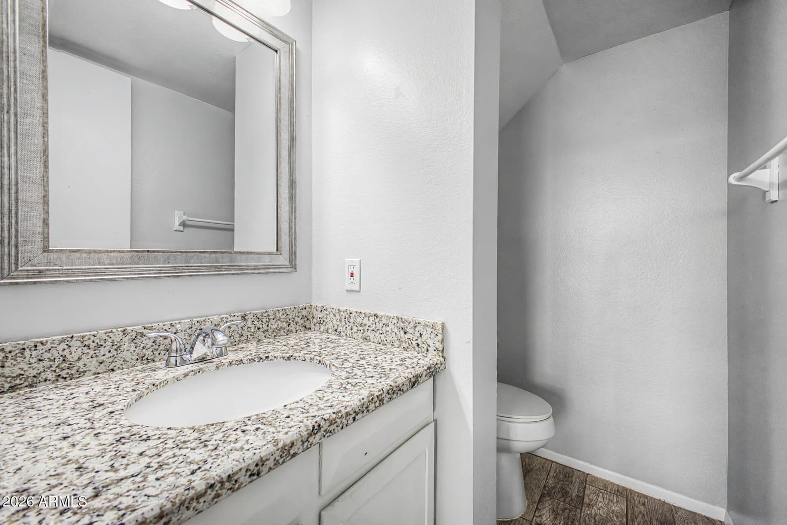 6060 W GOLDEN Lane, Glendale, AZ 85302 — photo 12 of 24