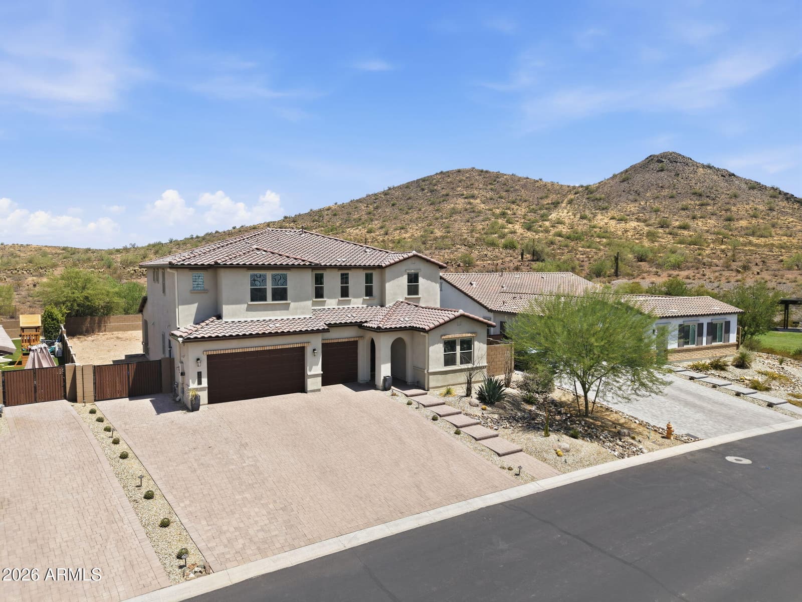 1928 E VILLA LINDA Drive, Phoenix, AZ 85024 — photo 3 of 57
