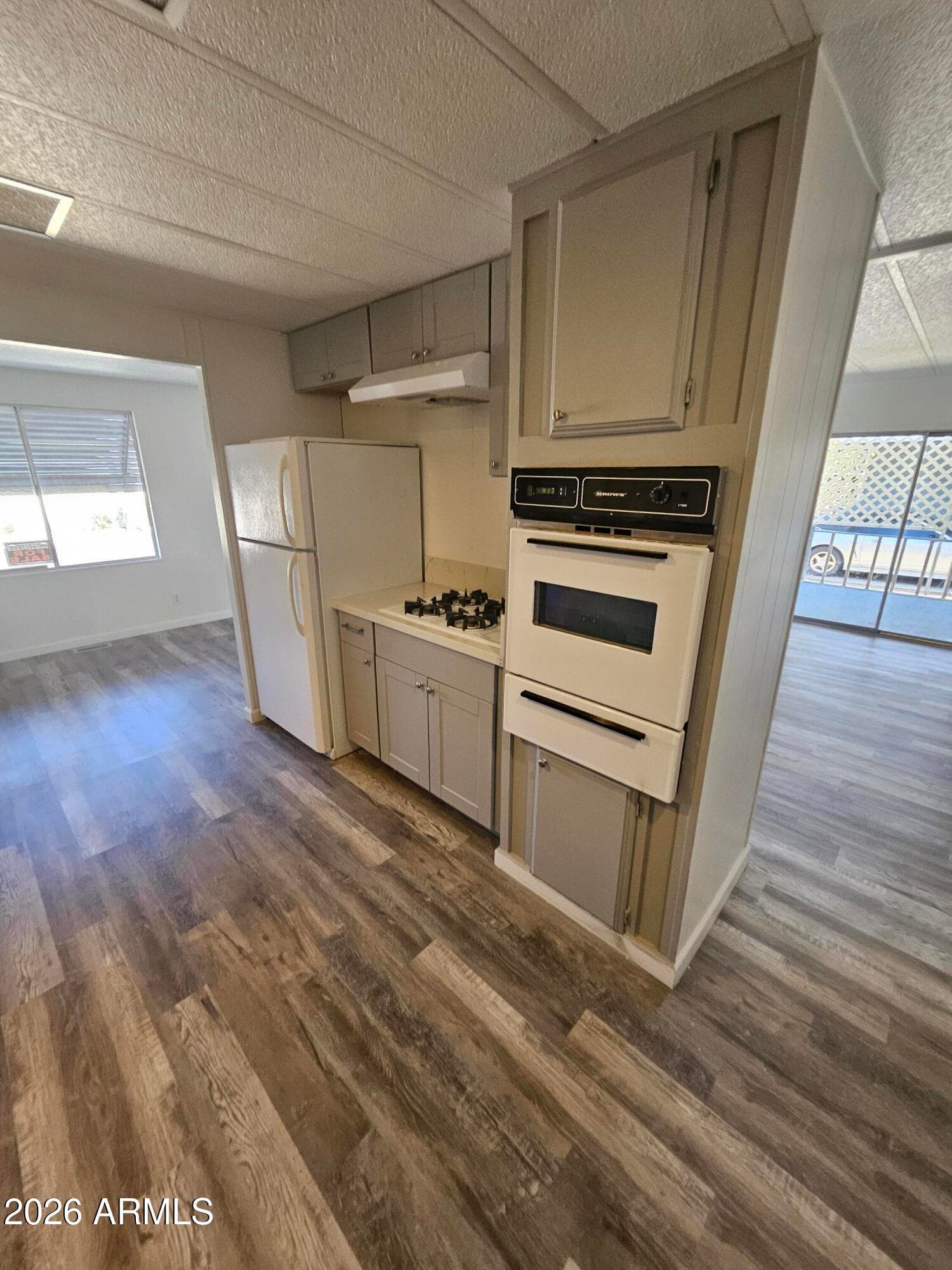 2650 W UNION HILLS Drive 328, Phoenix, AZ 85027 — photo 8 of 24