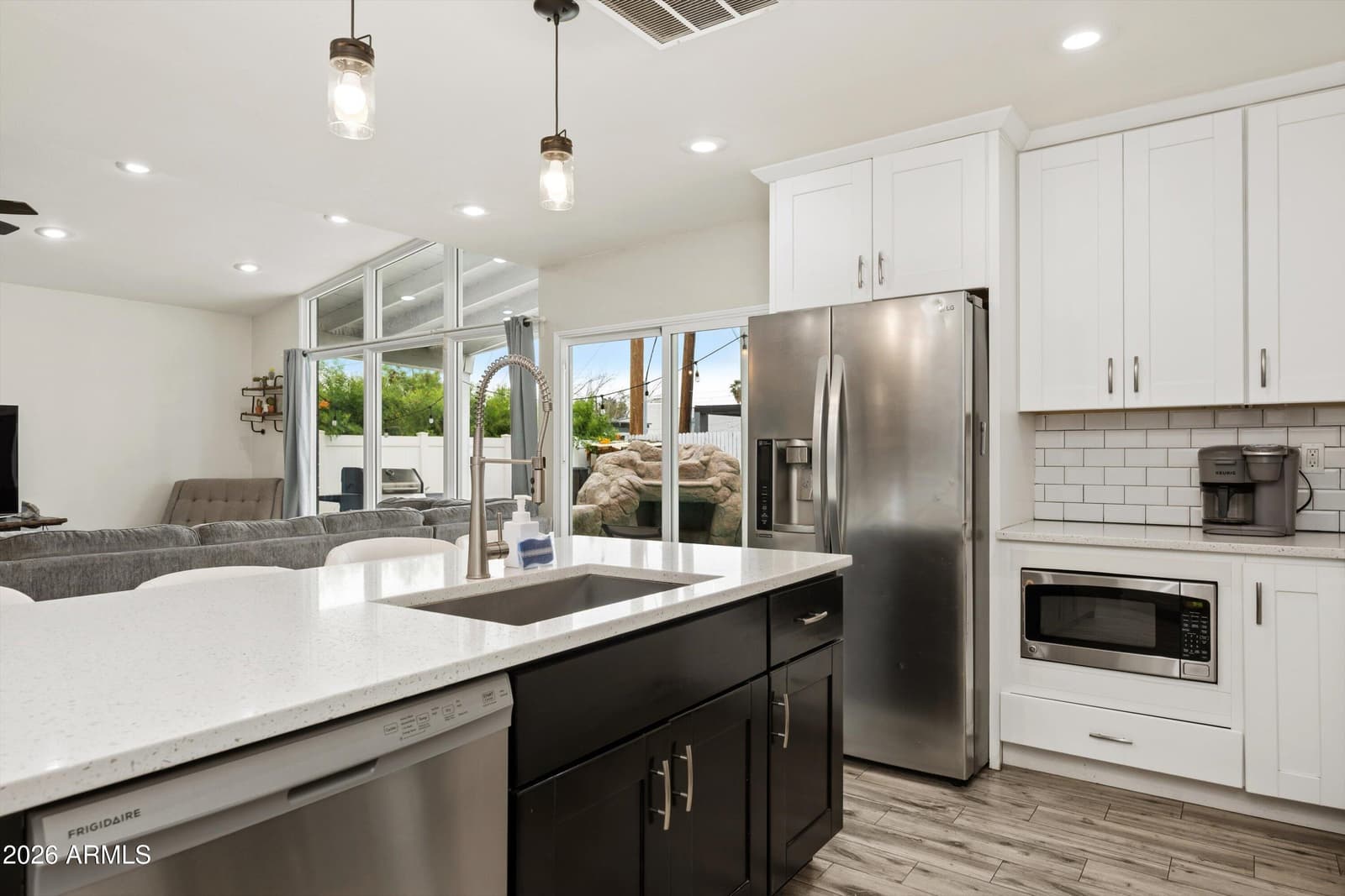 6917 E EARLL Drive, Scottsdale, AZ 85251 — photo 8 of 27