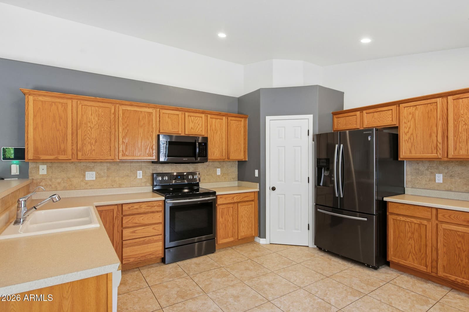 680 S HIGHLINE Lane, Camp Verde, AZ 86322 — photo 7 of 43