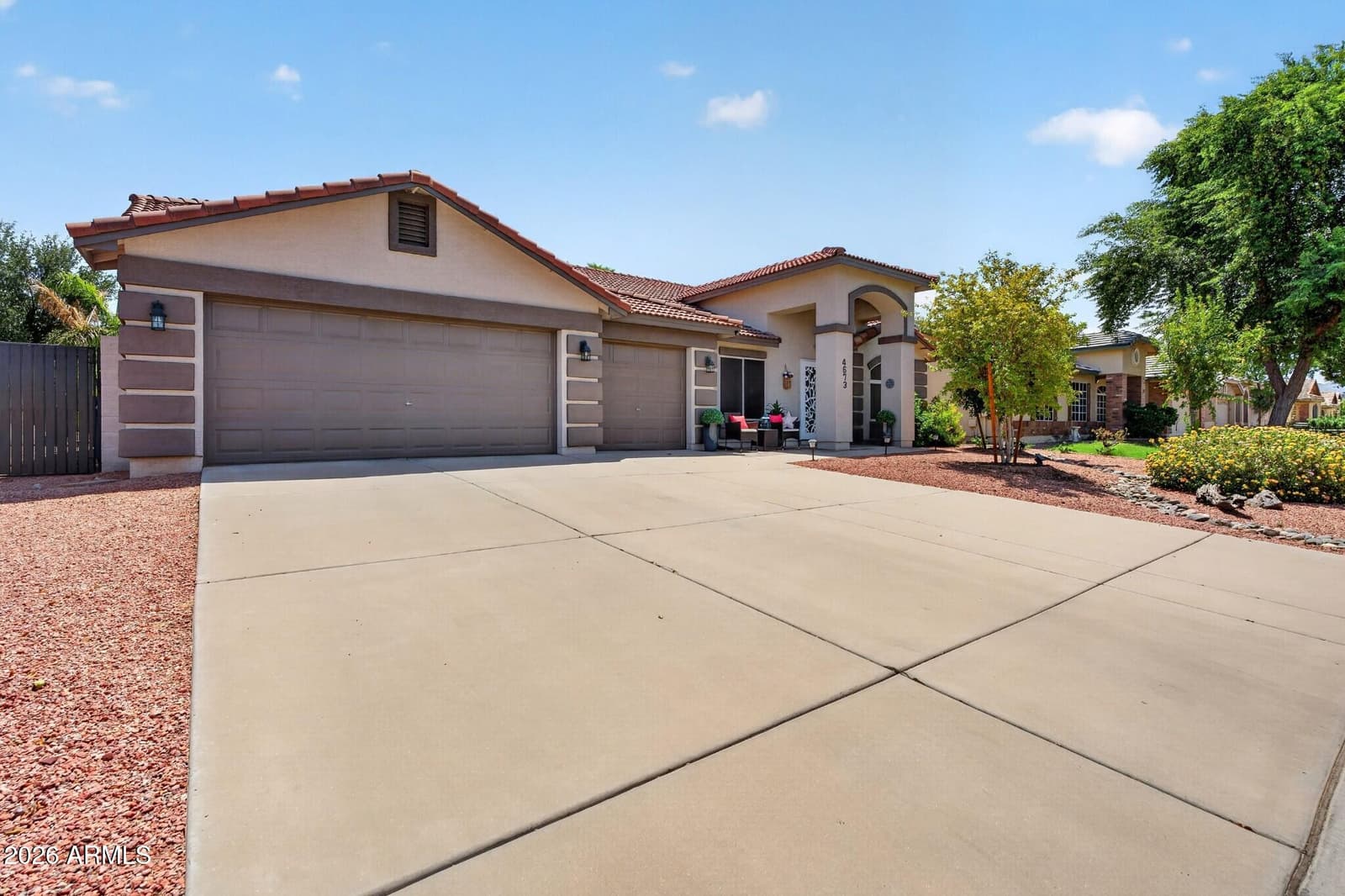 4673 S KIRBY Street, Gilbert, AZ 85297 — photo 3 of 42