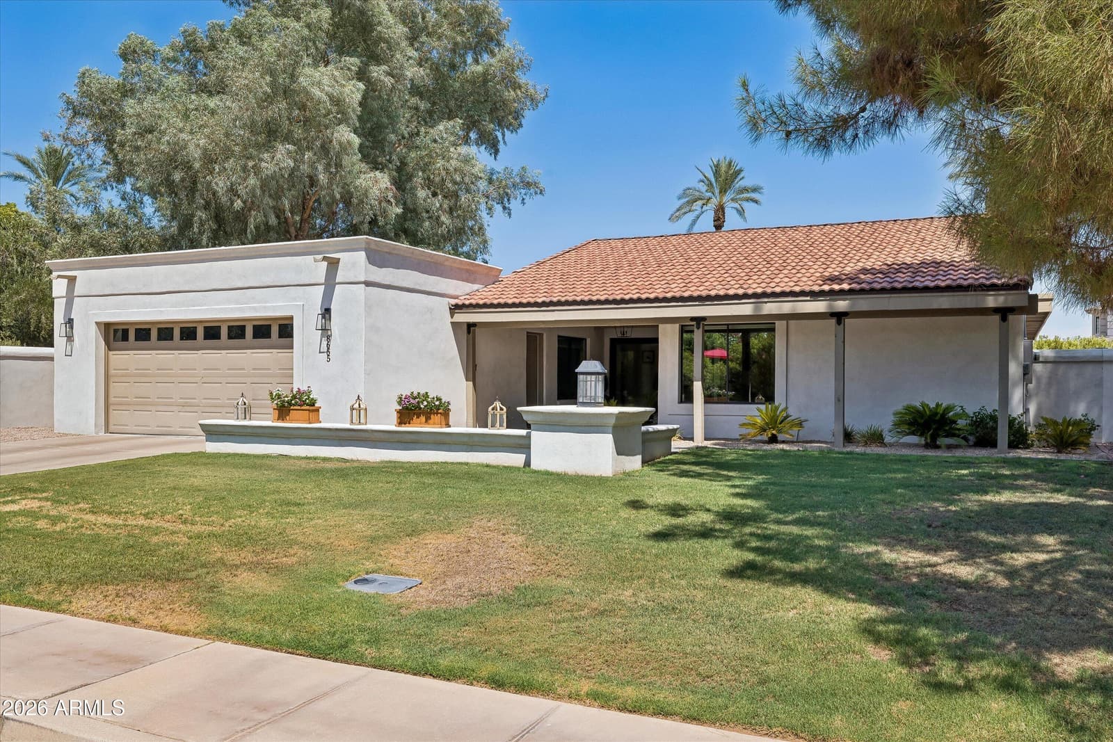 8655 N FARVIEW Drive, Scottsdale, AZ 85258 — photo 4 of 61