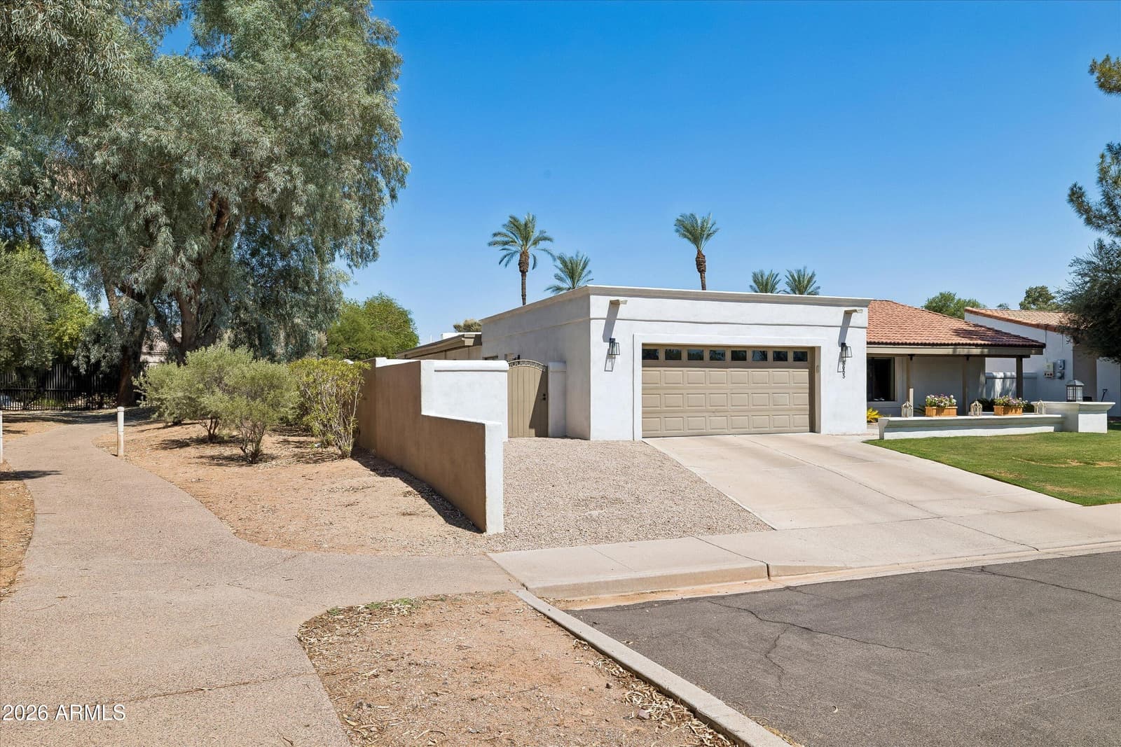 8655 N FARVIEW Drive, Scottsdale, AZ 85258 — photo 6 of 61