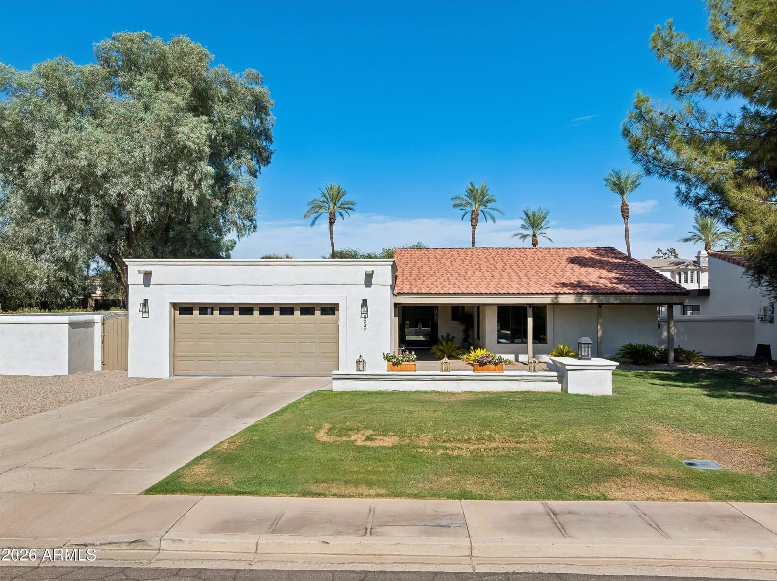8655 N FARVIEW Drive, Scottsdale, AZ 85258 — photo 7 of 61
