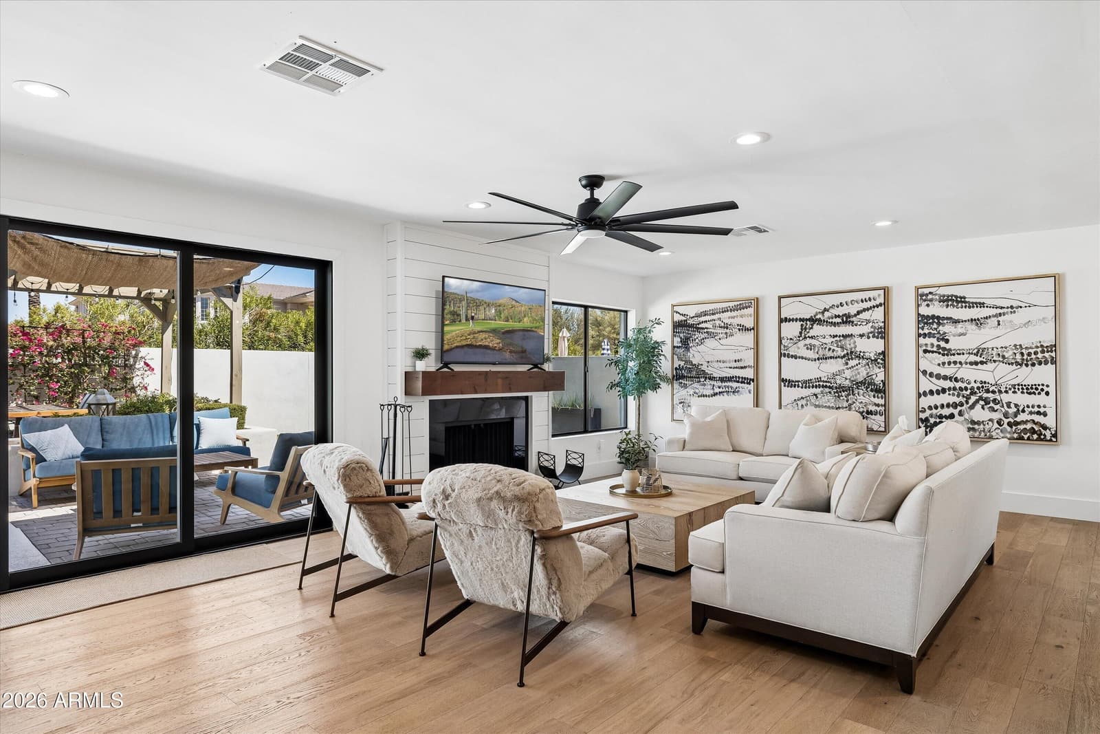 8655 N FARVIEW Drive, Scottsdale, AZ 85258 — photo 9 of 61