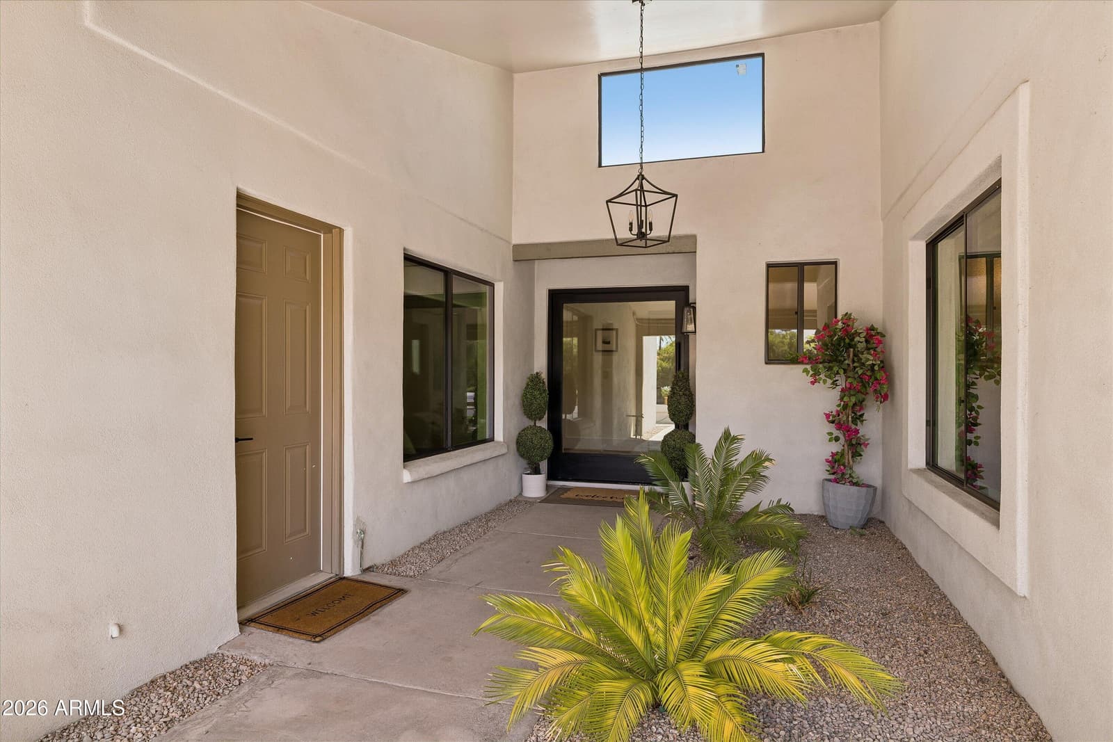 8655 N FARVIEW Drive, Scottsdale, AZ 85258 — photo 3 of 61