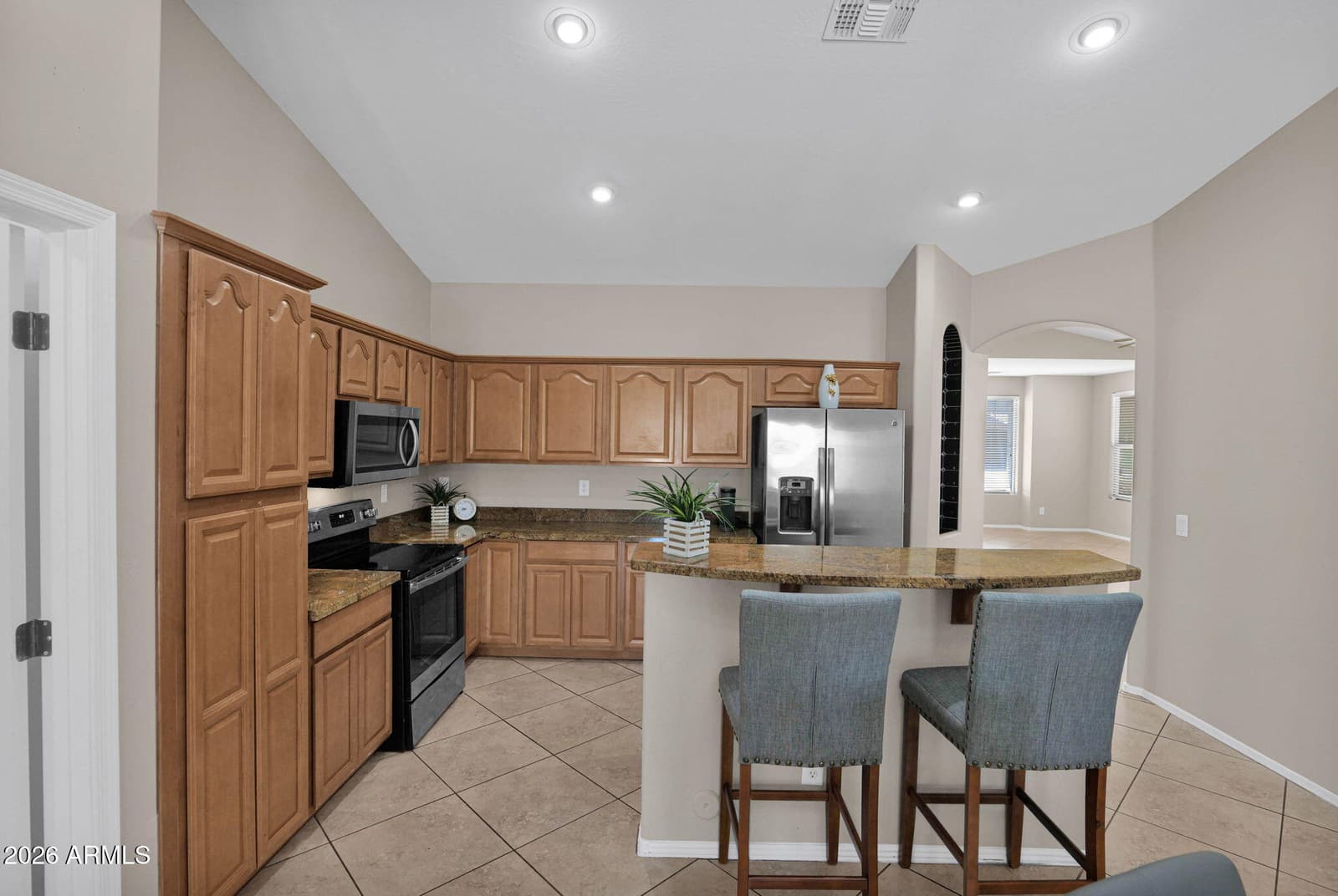 3570 E COCONINO Way, Gilbert, AZ 85298 — photo 8 of 40