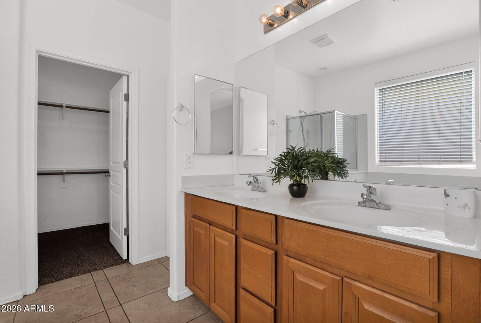 3570 E COCONINO Way, Gilbert, AZ 85298 — photo 15 of 40