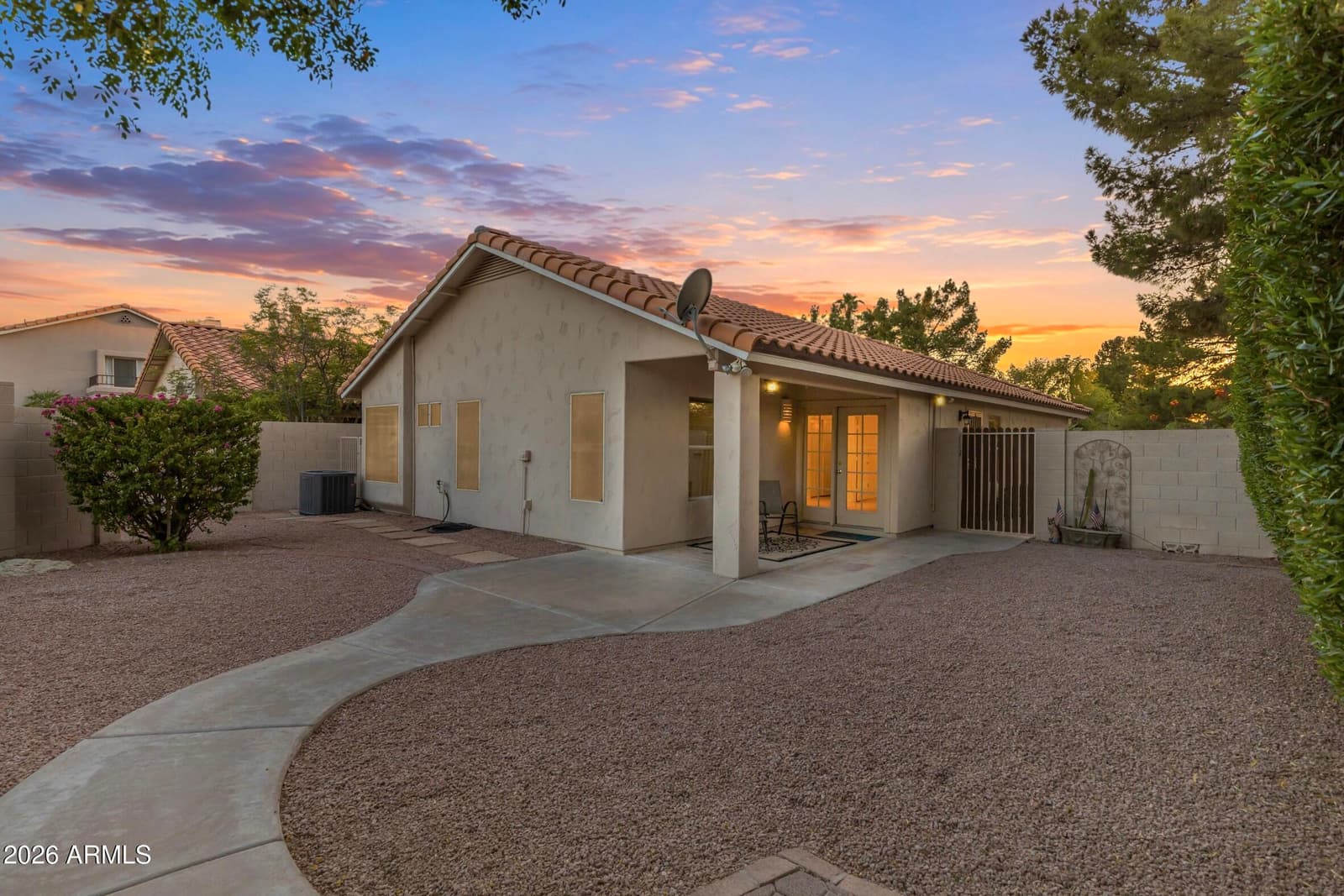 1517 S ASH Drive, Chandler, AZ 85286 — photo 13 of 77
