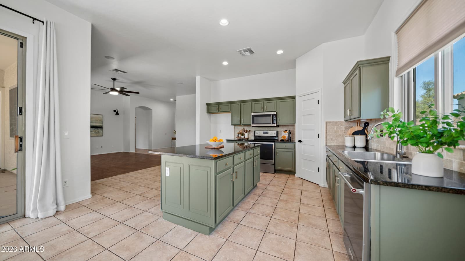 8723 E HILLVIEW Street, Mesa, AZ 85207 — photo 17 of 42