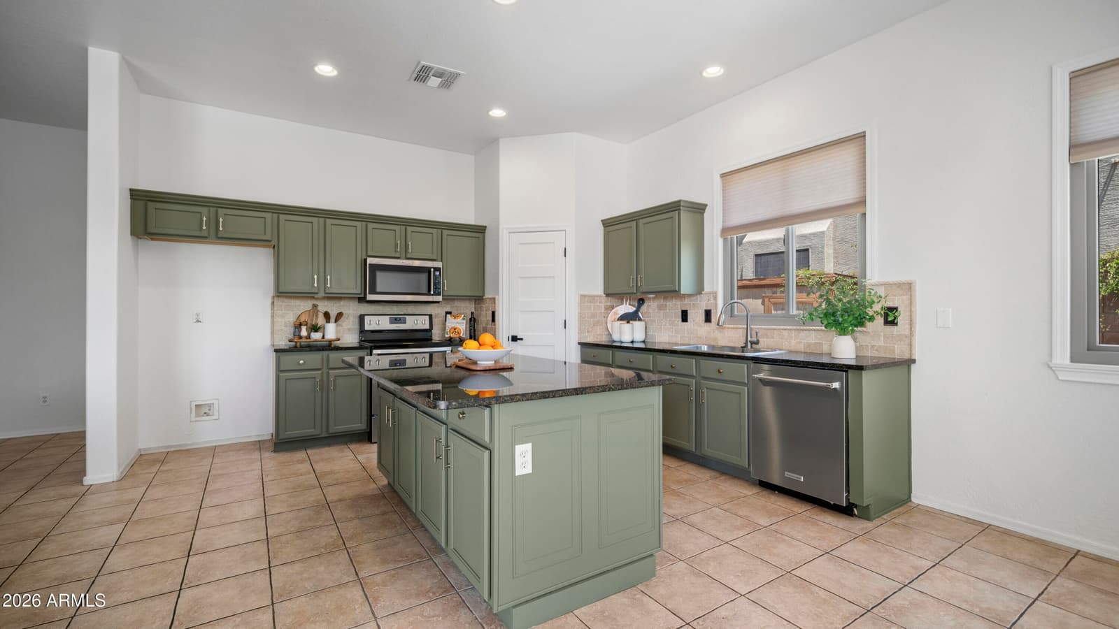 8723 E HILLVIEW Street, Mesa, AZ 85207 — photo 18 of 42