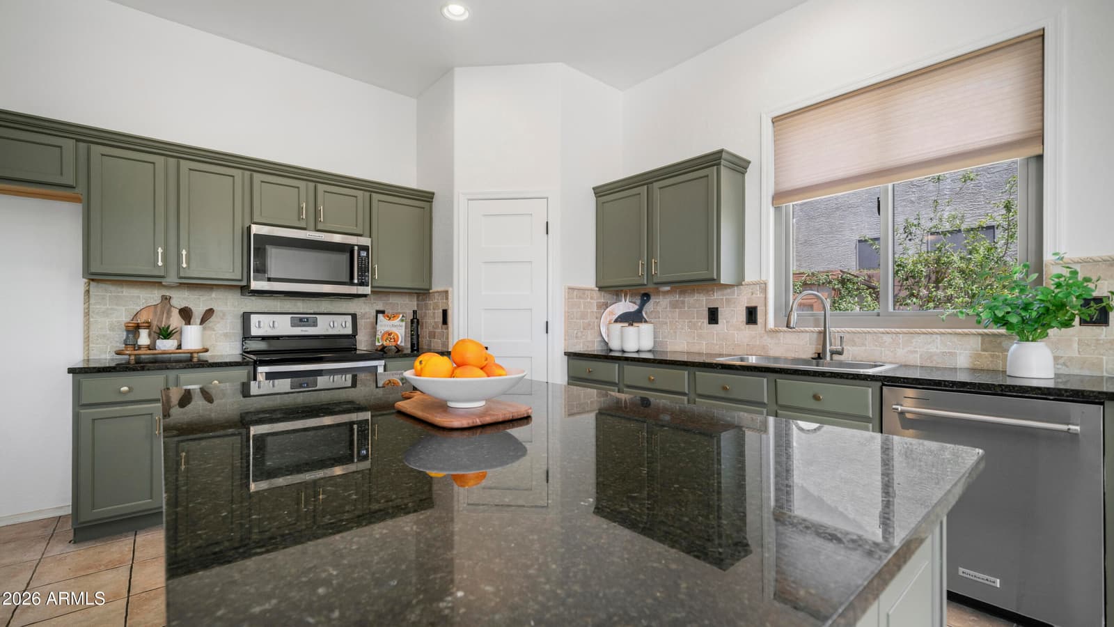 8723 E HILLVIEW Street, Mesa, AZ 85207 — photo 16 of 42