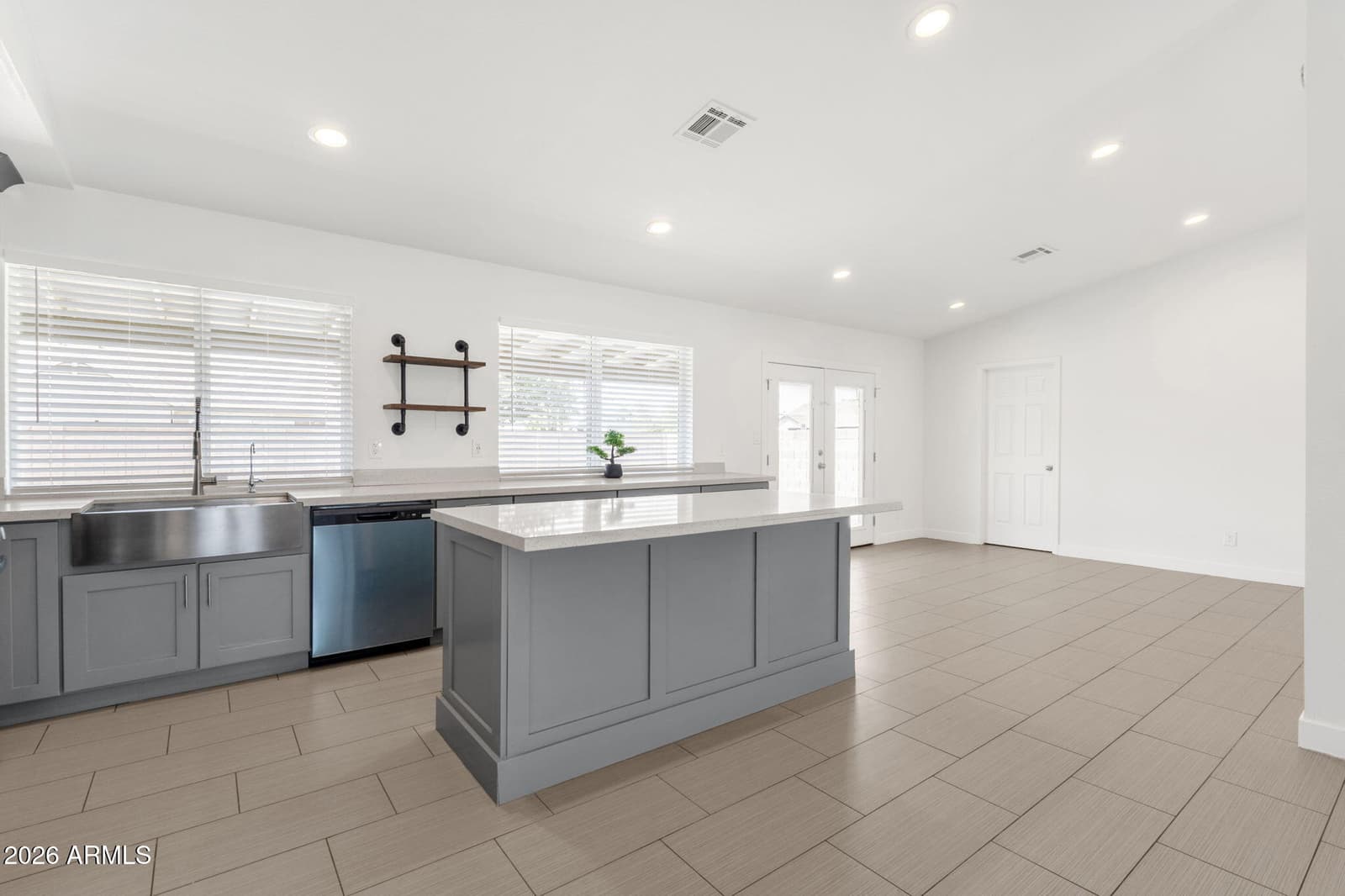 8837 W COOLIDGE Street, Phoenix, AZ 85037 — photo 4 of 36