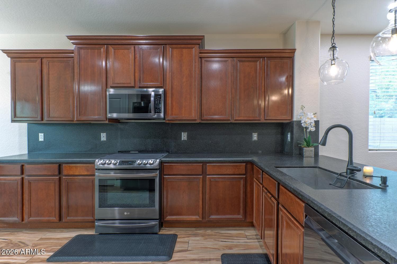 29432 N 68TH Lane, Peoria, AZ 85383 — photo 8 of 35