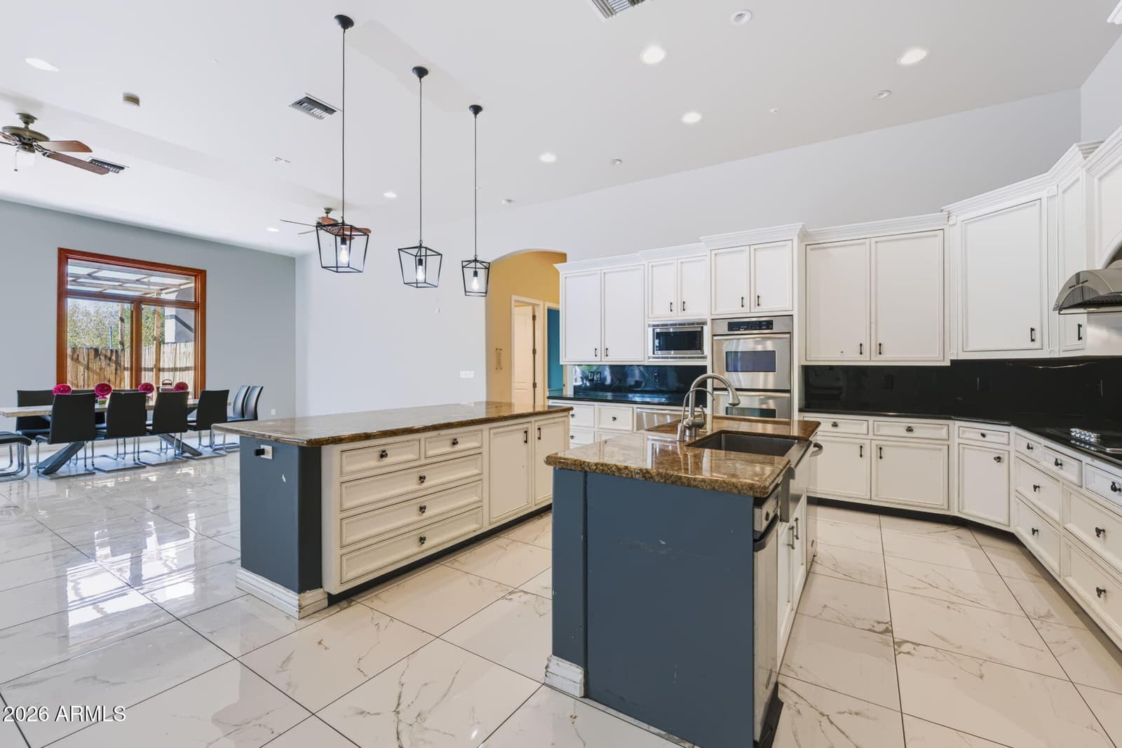 7240 E SWEETWATER Avenue, Scottsdale, AZ 85260 — photo 10 of 38