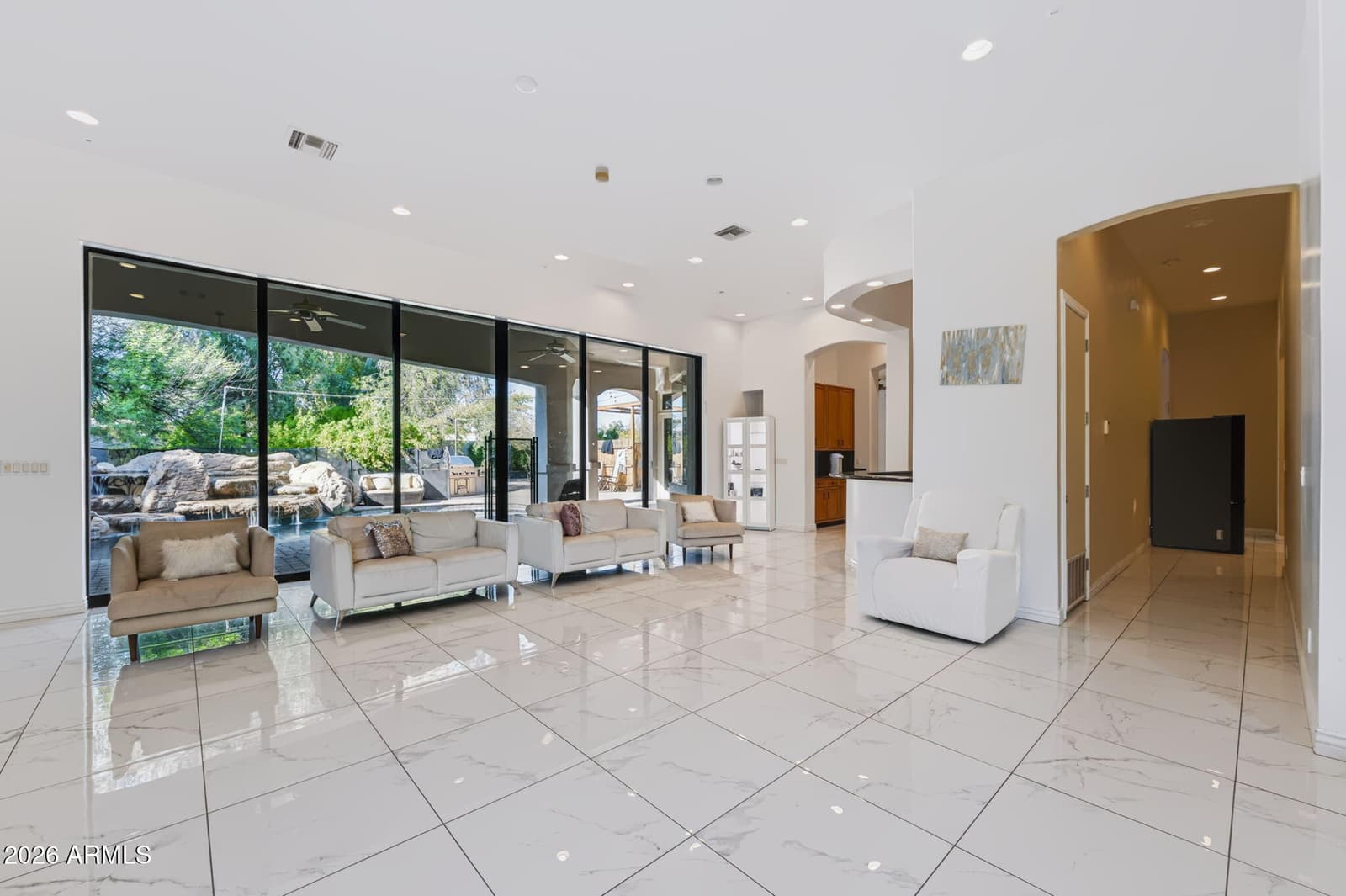 7240 E SWEETWATER Avenue, Scottsdale, AZ 85260 — photo 13 of 38