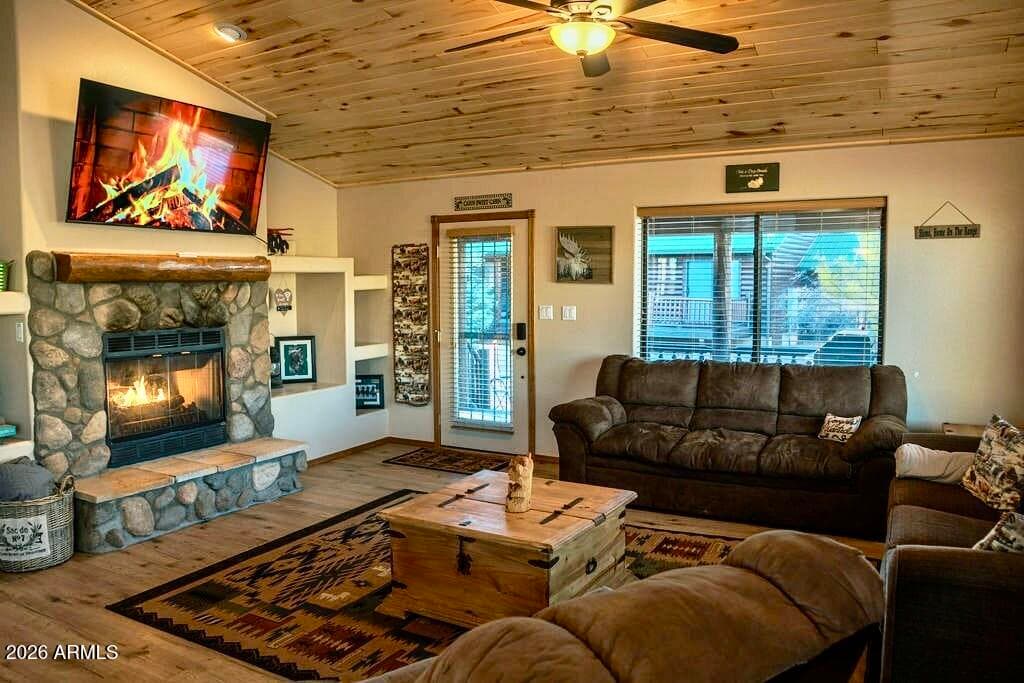 2334 S Buffalo Loop, Overgaard, AZ 85933 — photo 4 of 38