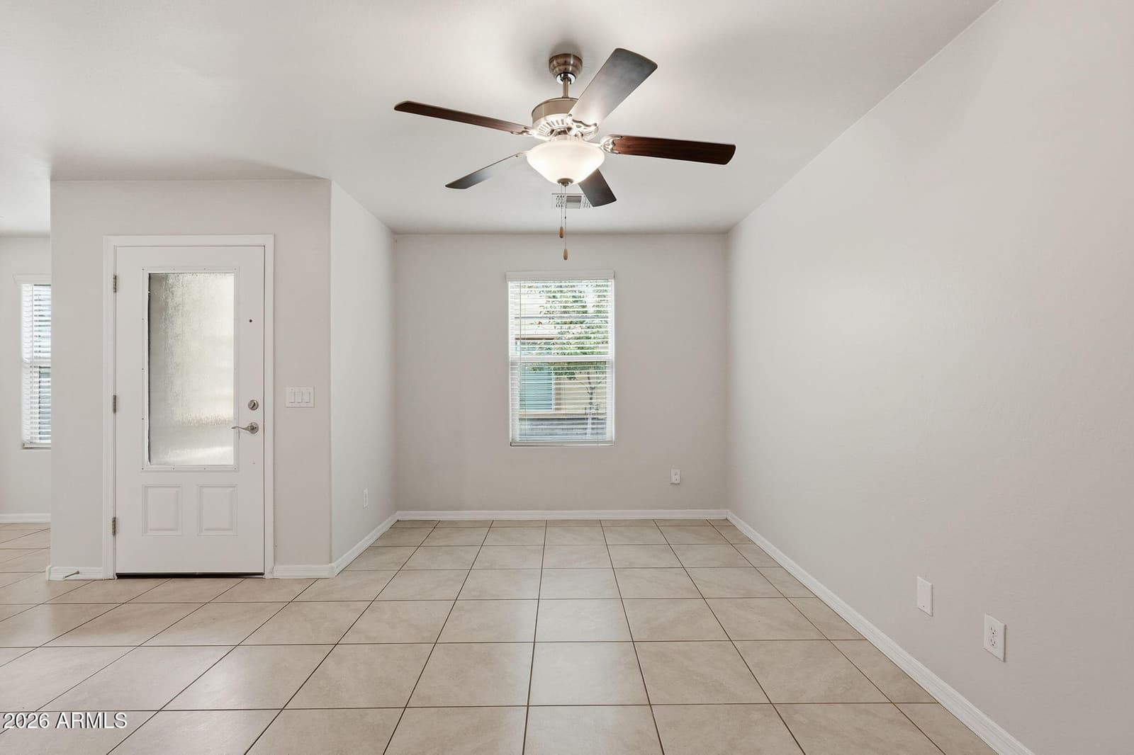 3921 S 82ND Drive, Phoenix, AZ 85043 — photo 6 of 36