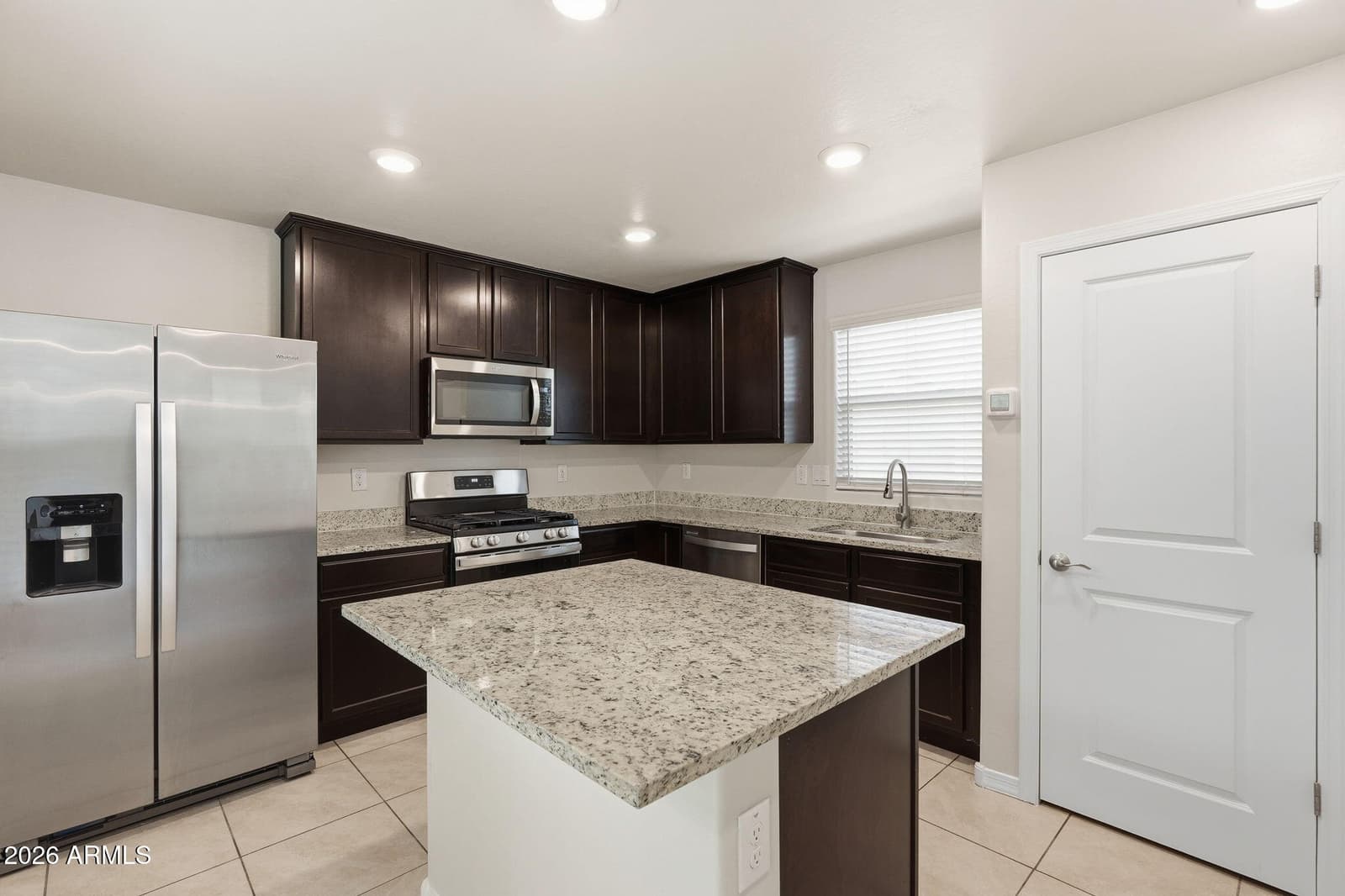 3921 S 82ND Drive, Phoenix, AZ 85043 — photo 10 of 36