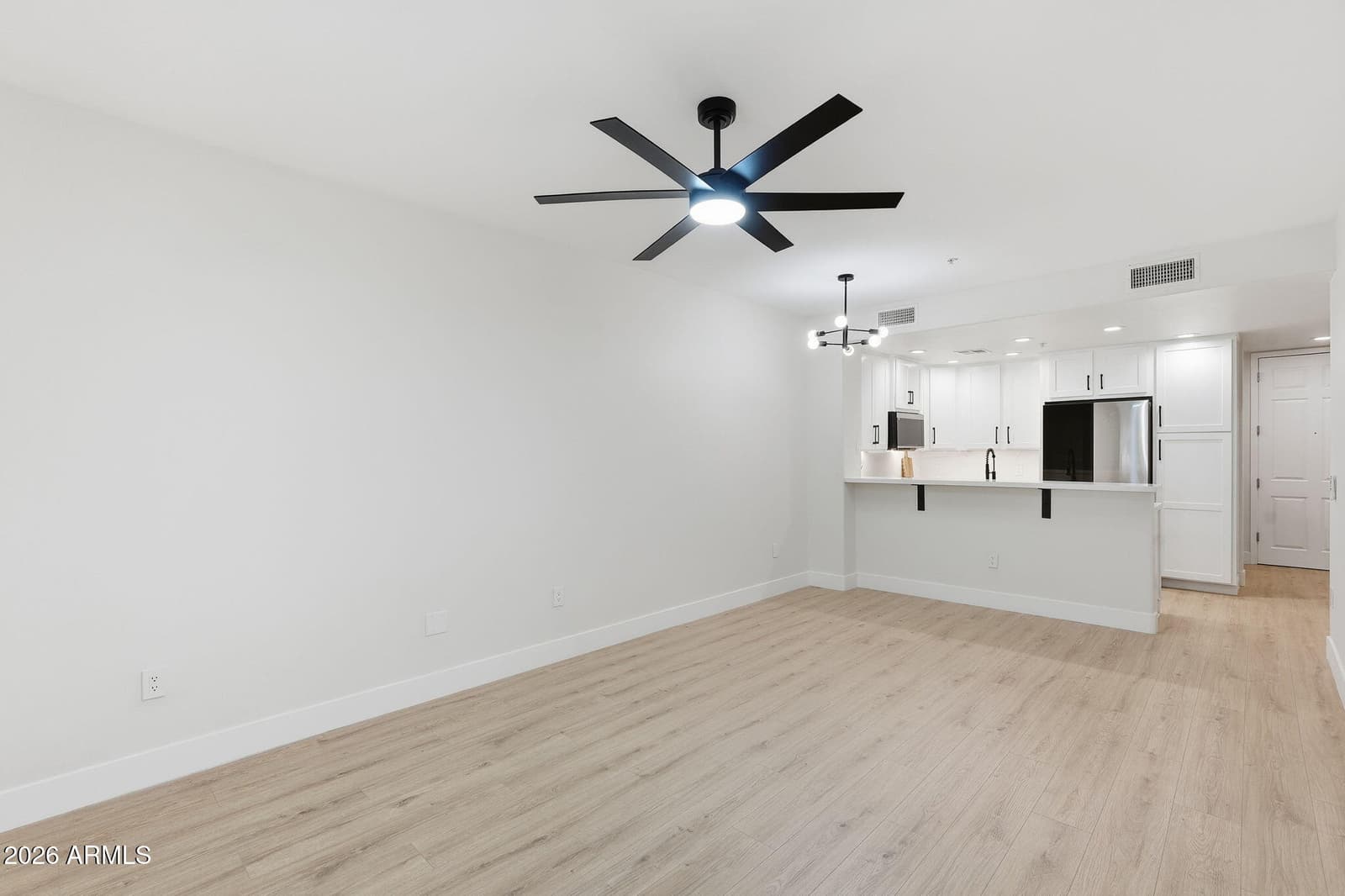 5450 E DEER VALLEY Drive 1200, Phoenix, AZ 85054 — photo 11 of 34