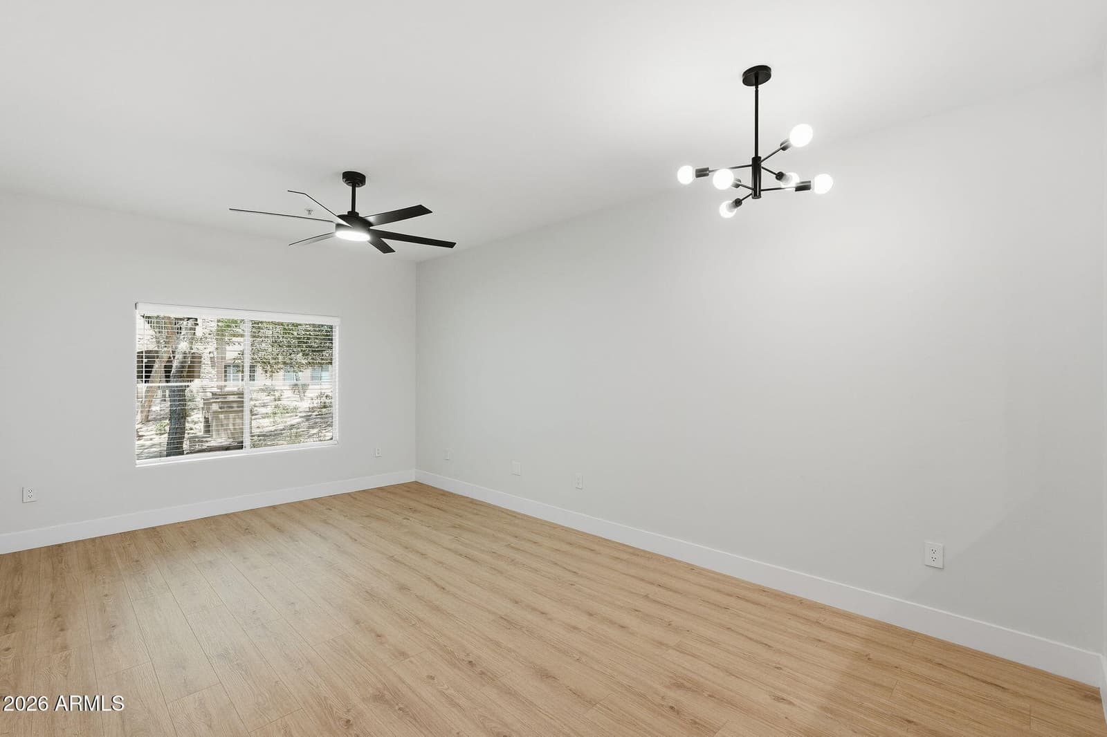 5450 E DEER VALLEY Drive 1200, Phoenix, AZ 85054 — photo 12 of 34