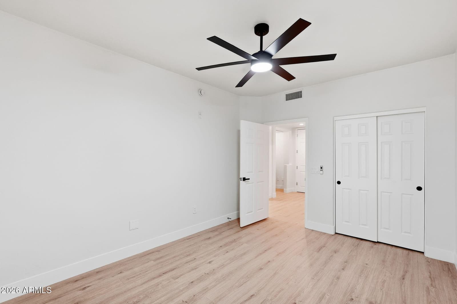 5450 E DEER VALLEY Drive 1200, Phoenix, AZ 85054 — photo 18 of 34