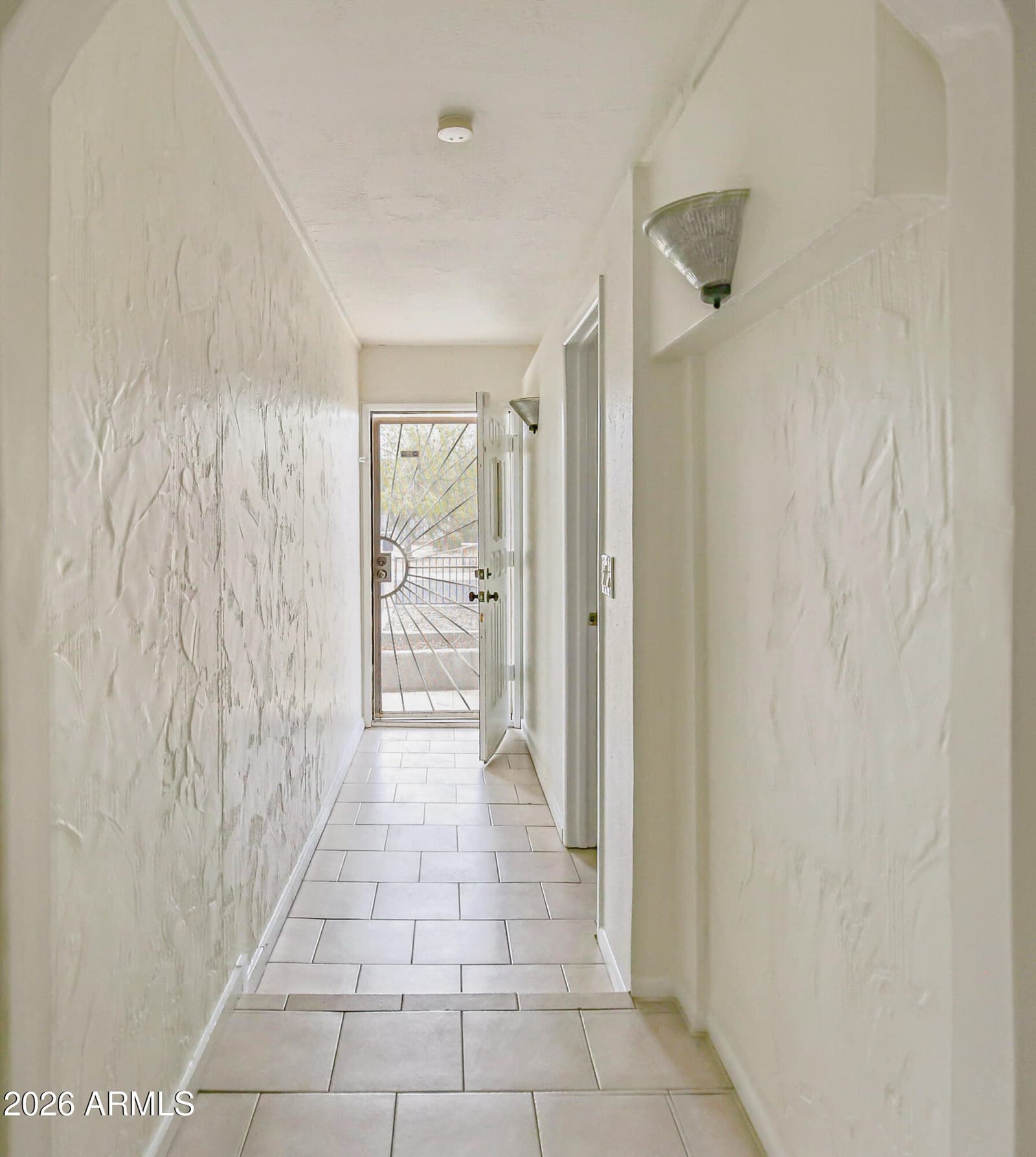 8042 W ELM Street, Phoenix, AZ 85033 — photo 4 of 35