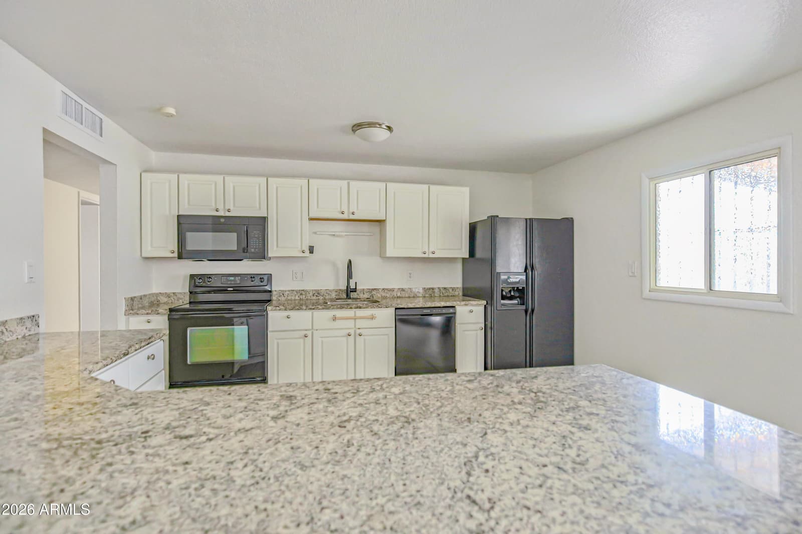 8042 W ELM Street, Phoenix, AZ 85033 — photo 9 of 35