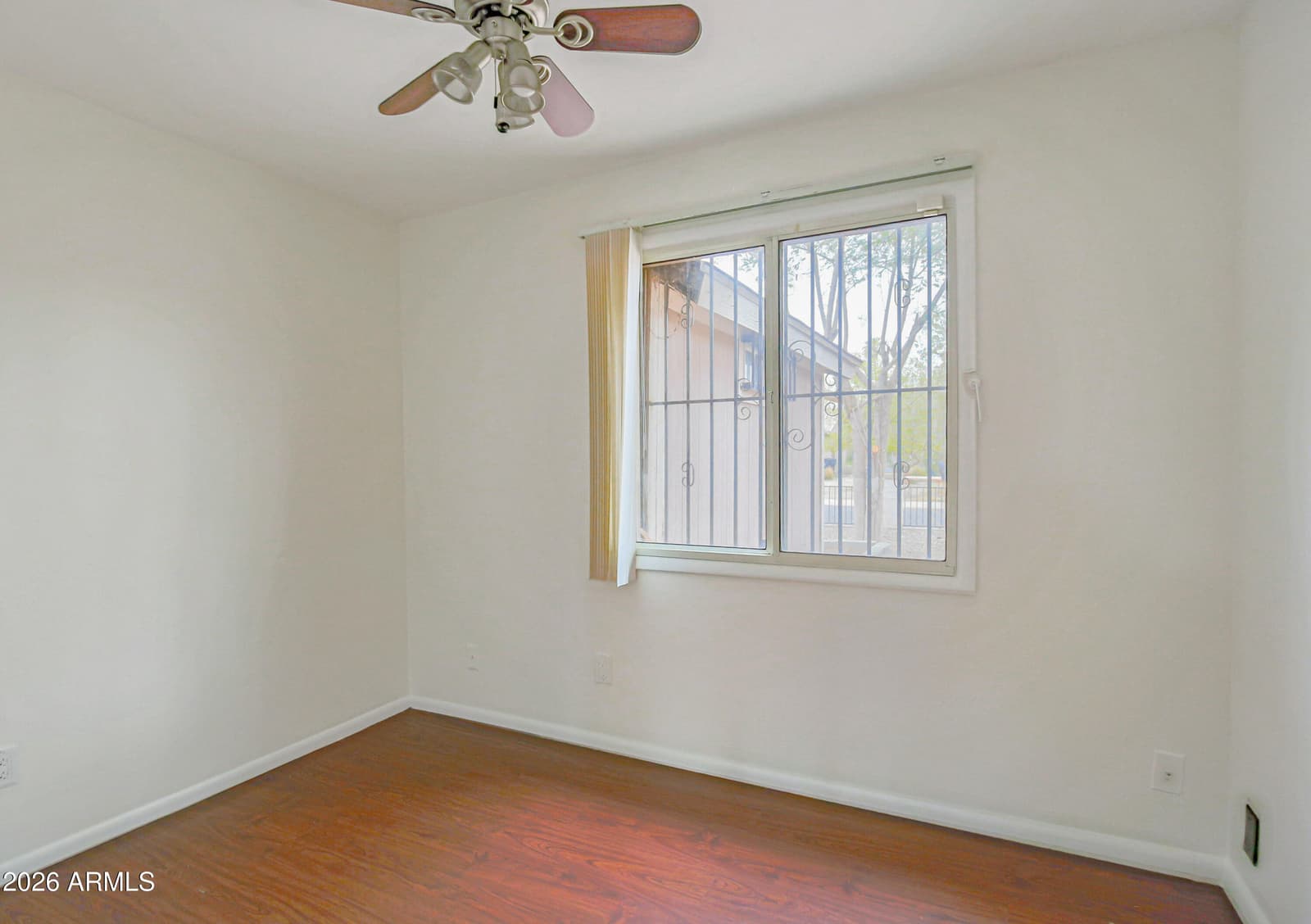 8042 W ELM Street, Phoenix, AZ 85033 — photo 16 of 35
