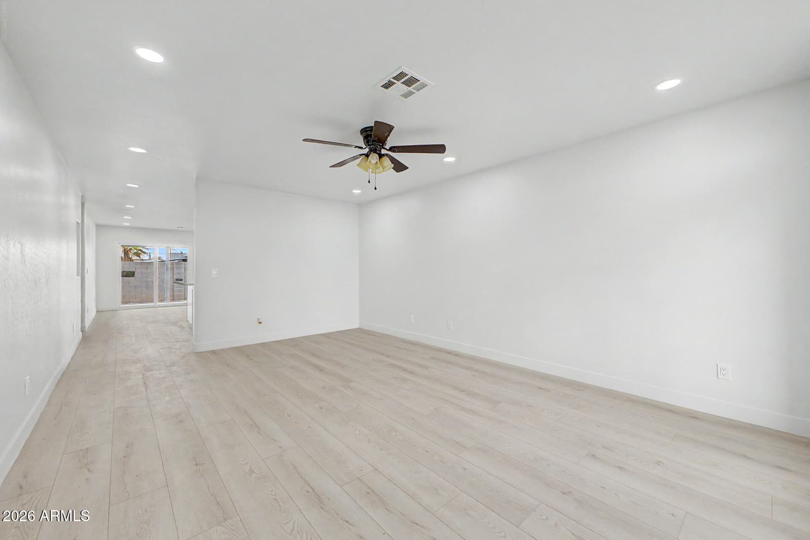 1228 S 15TH Avenue, Phoenix, AZ 85007 — photo 8 of 31