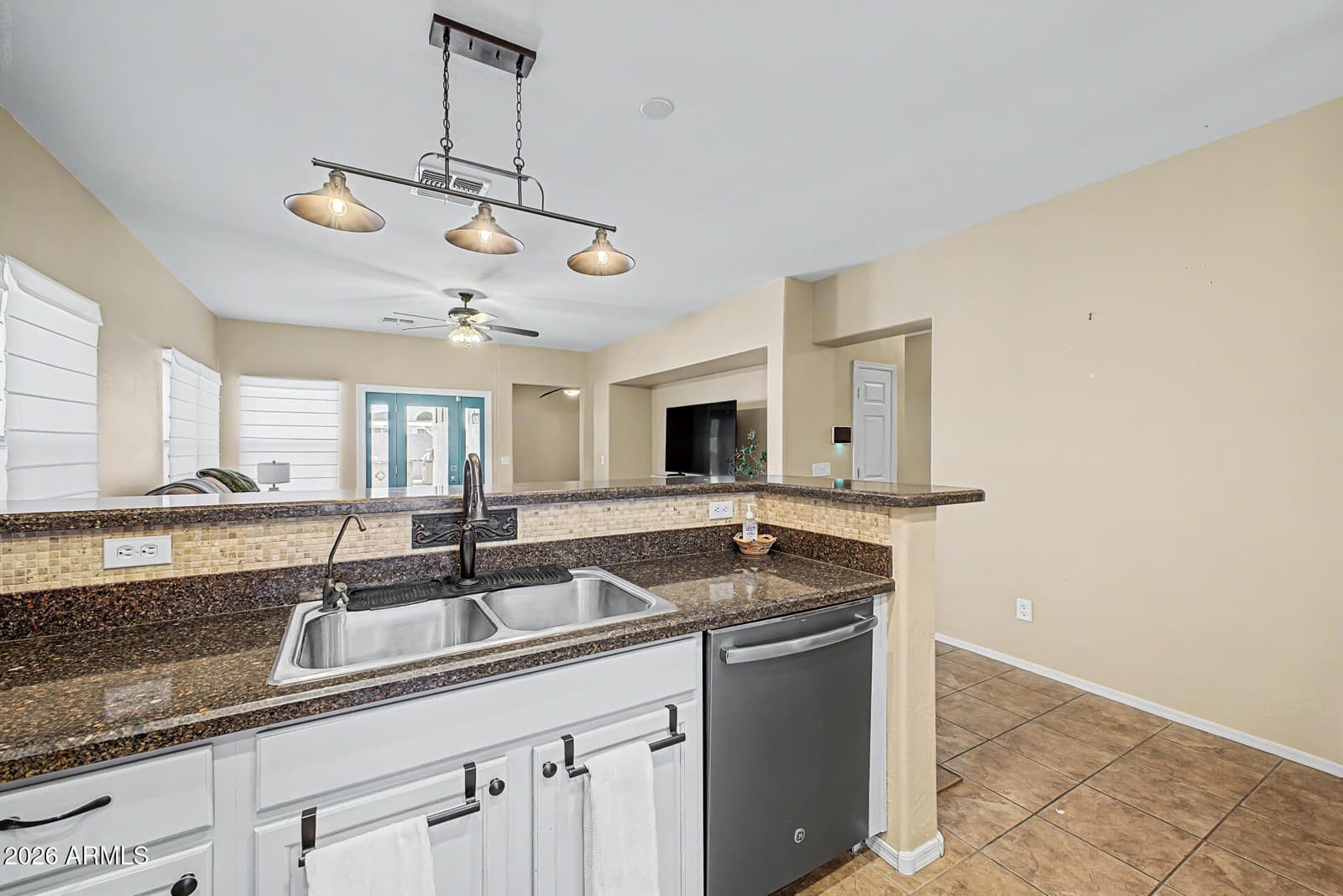 15 W DESERT VISTA Trail, San Tan Valley, AZ 85143 — photo 14 of 29