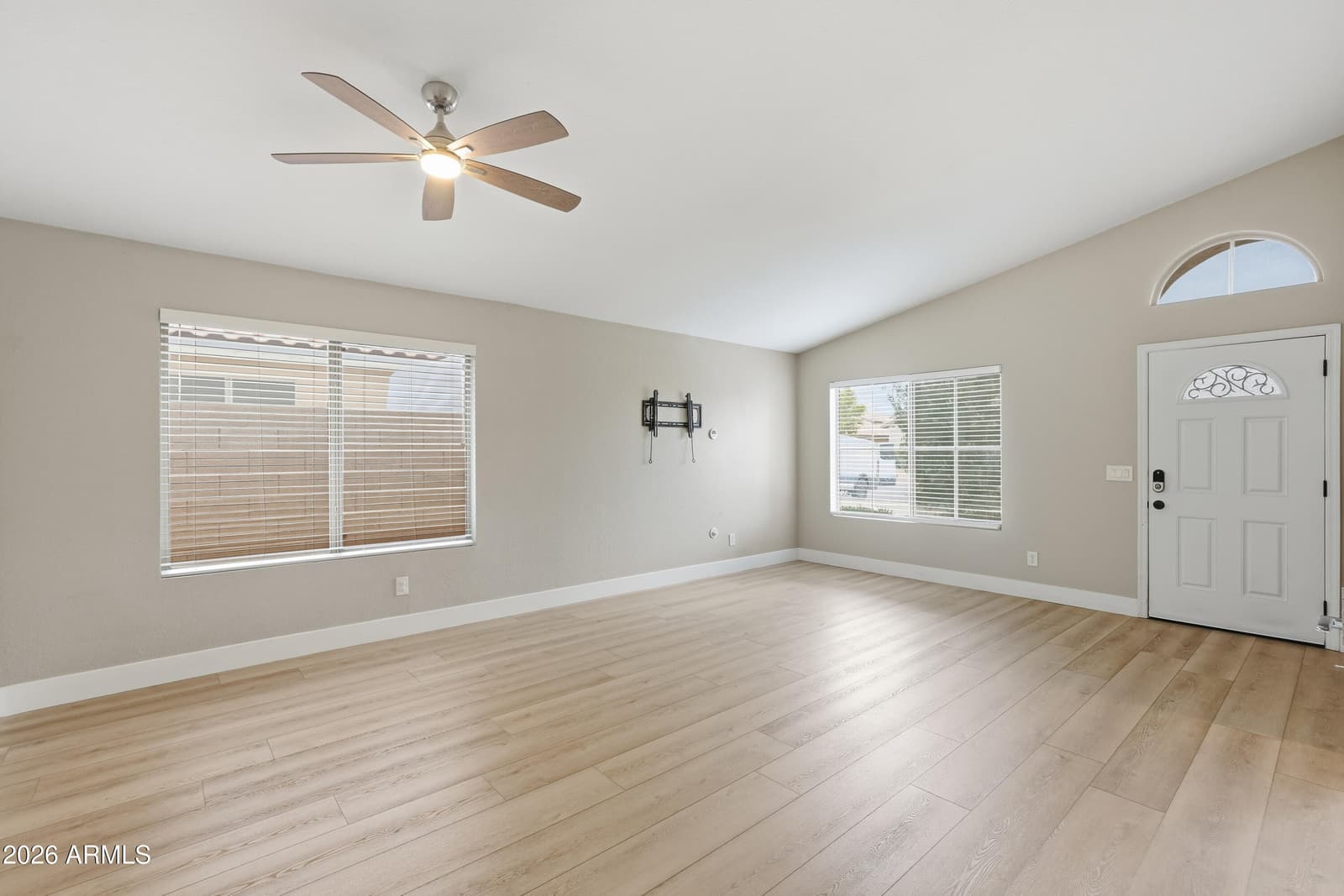 1152 W ORIOLE Way, Chandler, AZ 85286 — photo 4 of 49