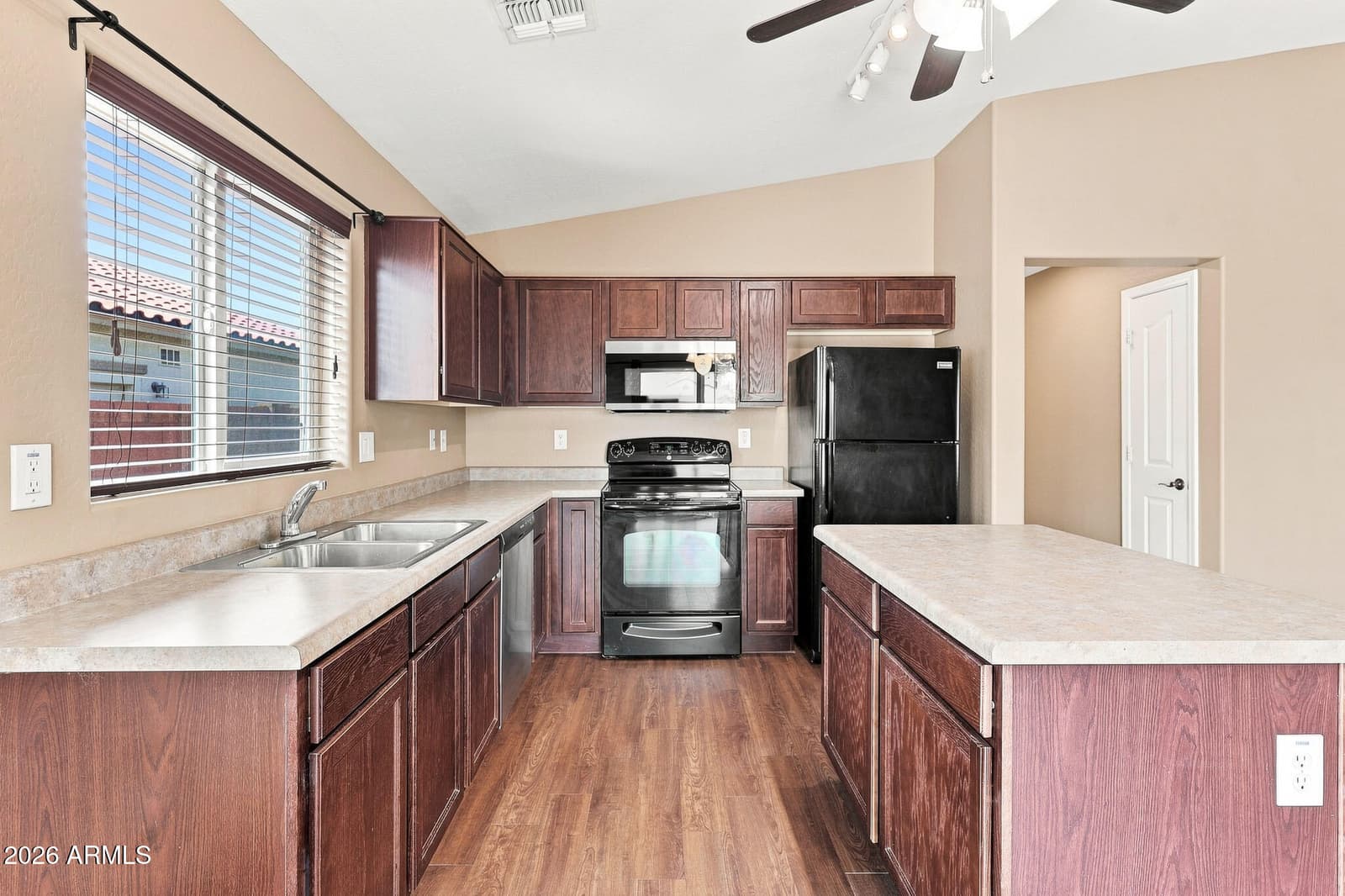3817 S 185TH Drive, Goodyear, AZ 85338 — photo 11 of 36