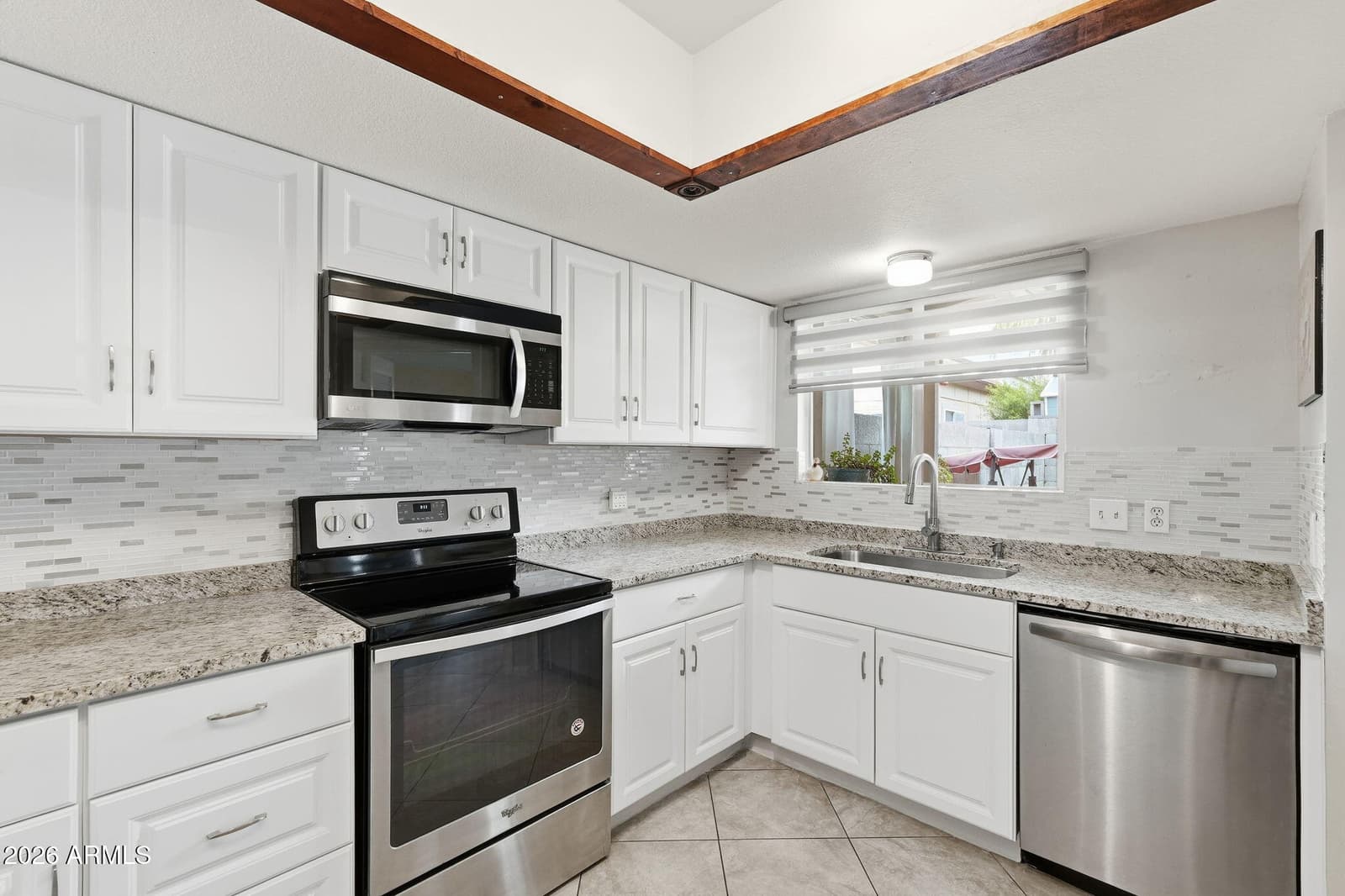 506 E KERRY Lane, Phoenix, AZ 85024 — photo 14 of 47