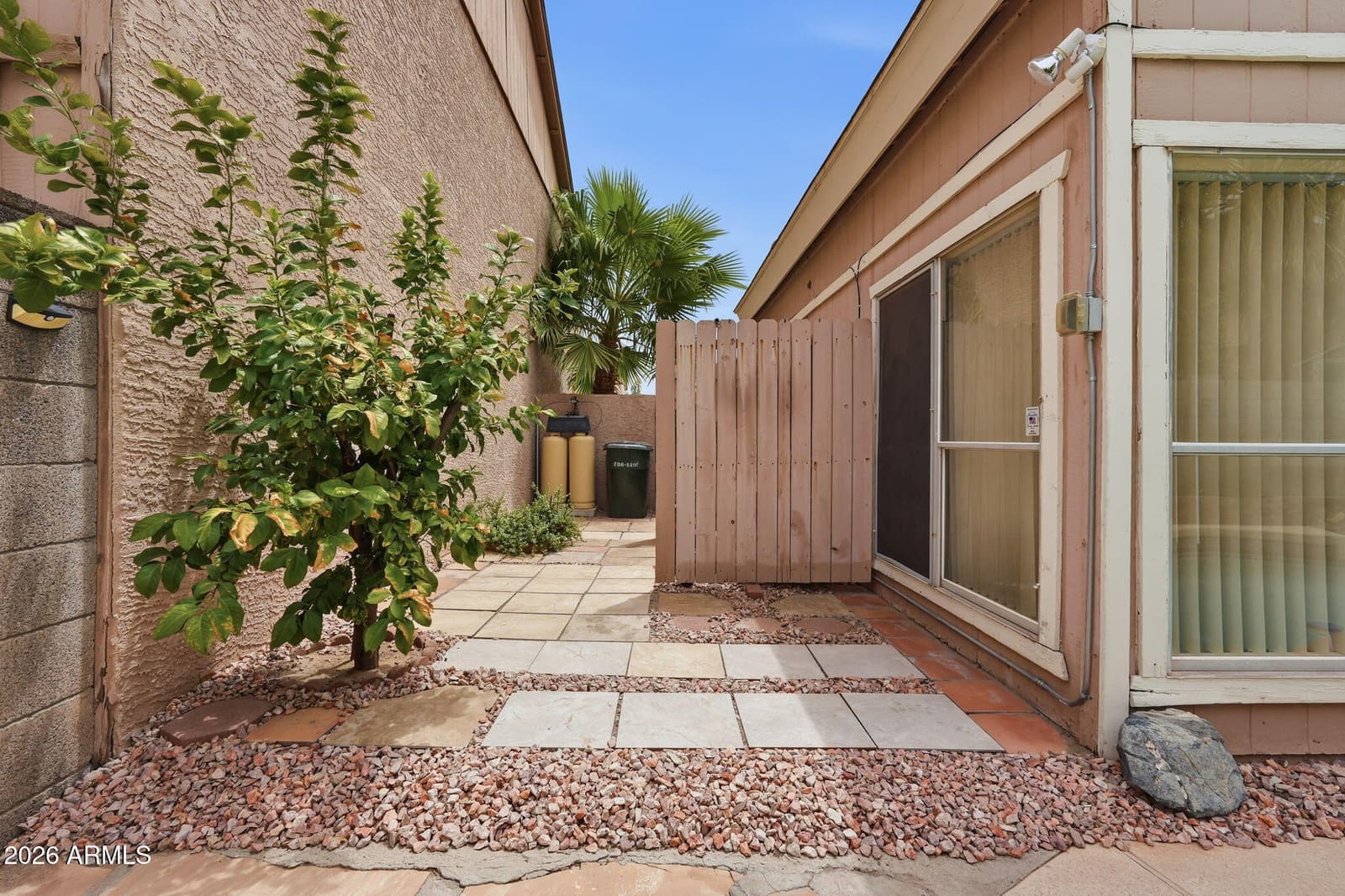 506 E KERRY Lane, Phoenix, AZ 85024 — photo 39 of 47