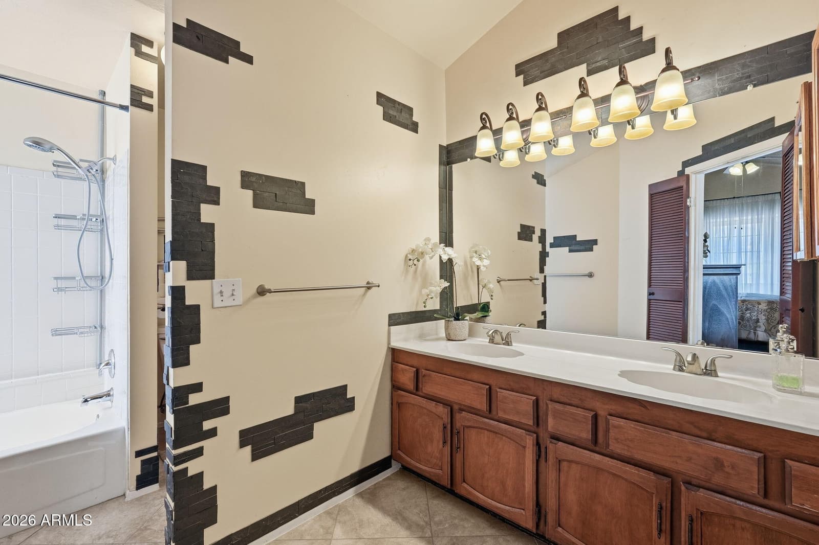 506 E KERRY Lane, Phoenix, AZ 85024 — photo 35 of 47