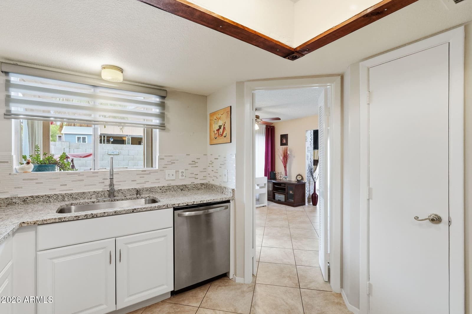 506 E KERRY Lane, Phoenix, AZ 85024 — photo 16 of 47