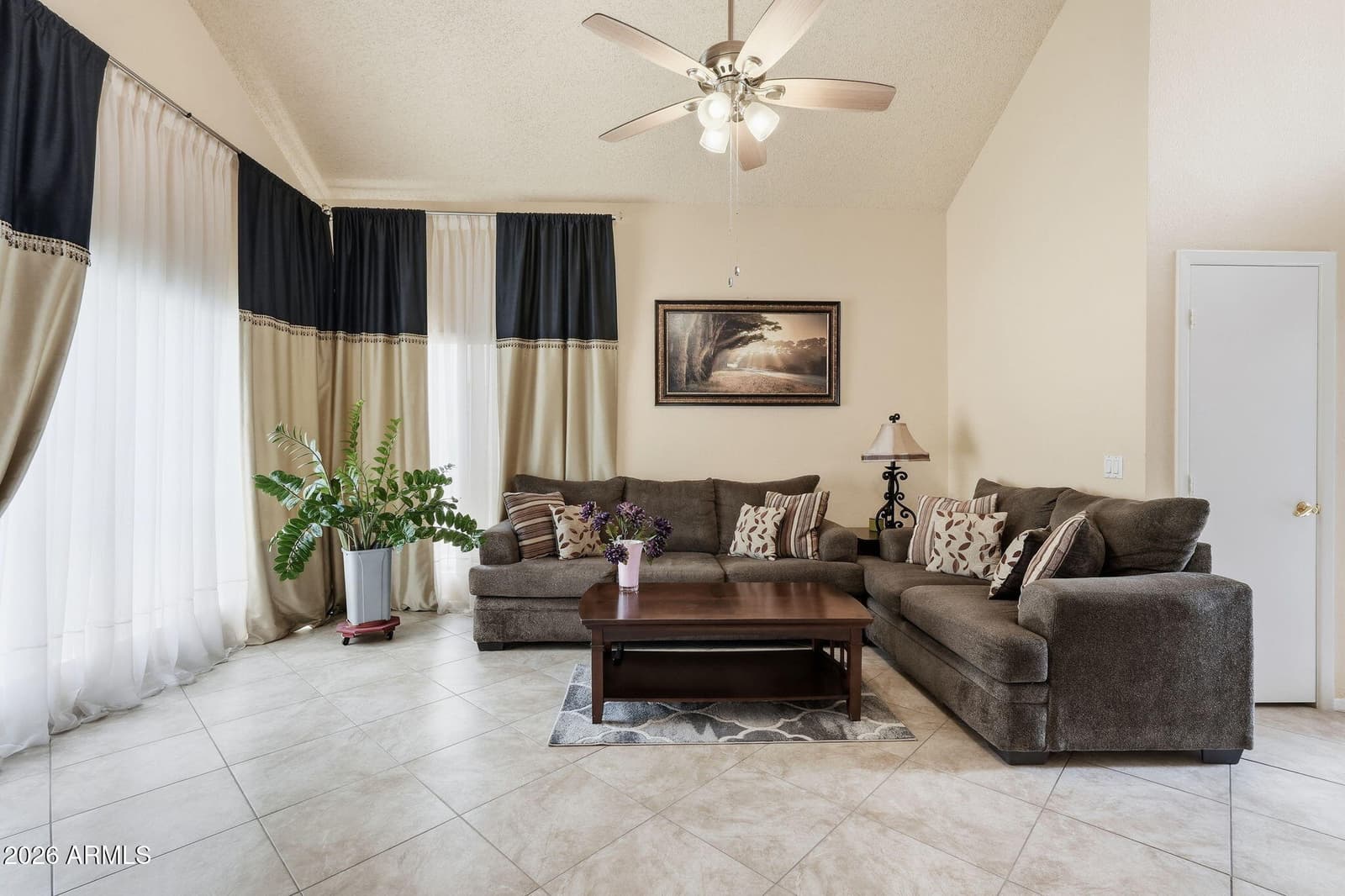 506 E KERRY Lane, Phoenix, AZ 85024 — photo 6 of 47
