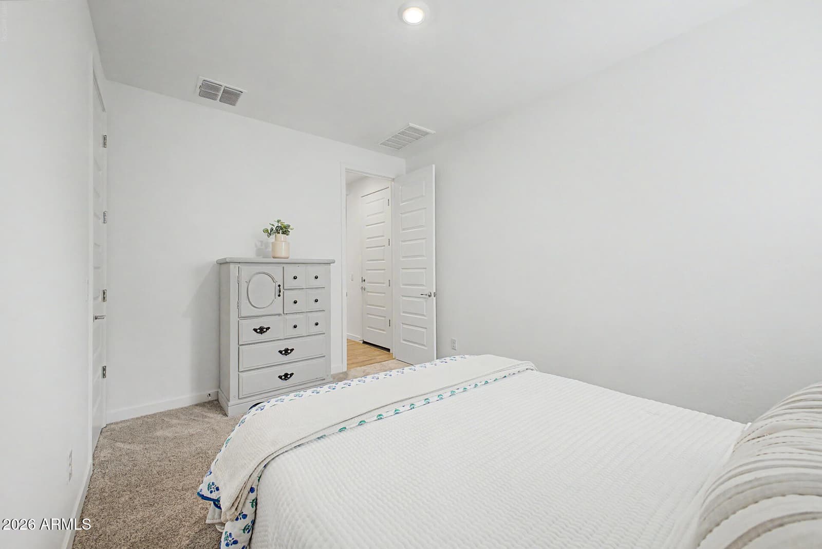 8054 E PALOMA Avenue, Mesa, AZ 85212 — photo 16 of 32