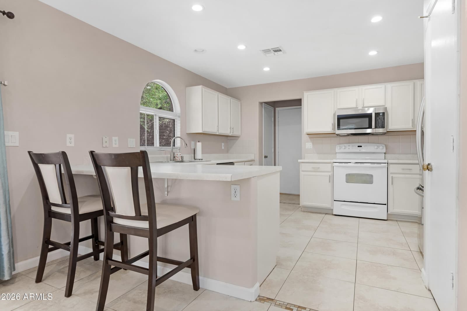 2500 E ORCHID Lane, Gilbert, AZ 85296 — photo 12 of 35