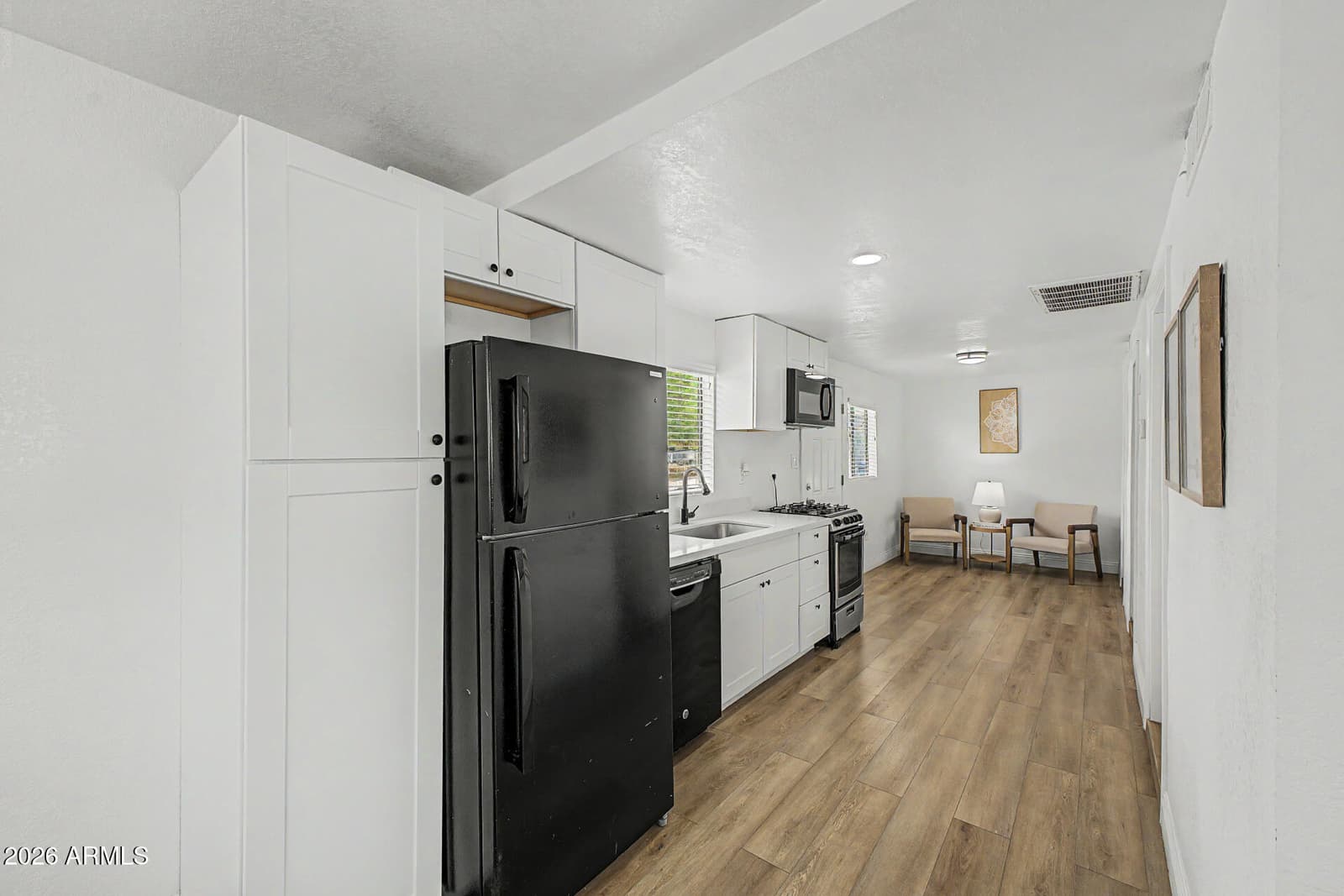 723 E SUNNYSLOPE Lane, Phoenix, AZ 85020 — photo 10 of 24
